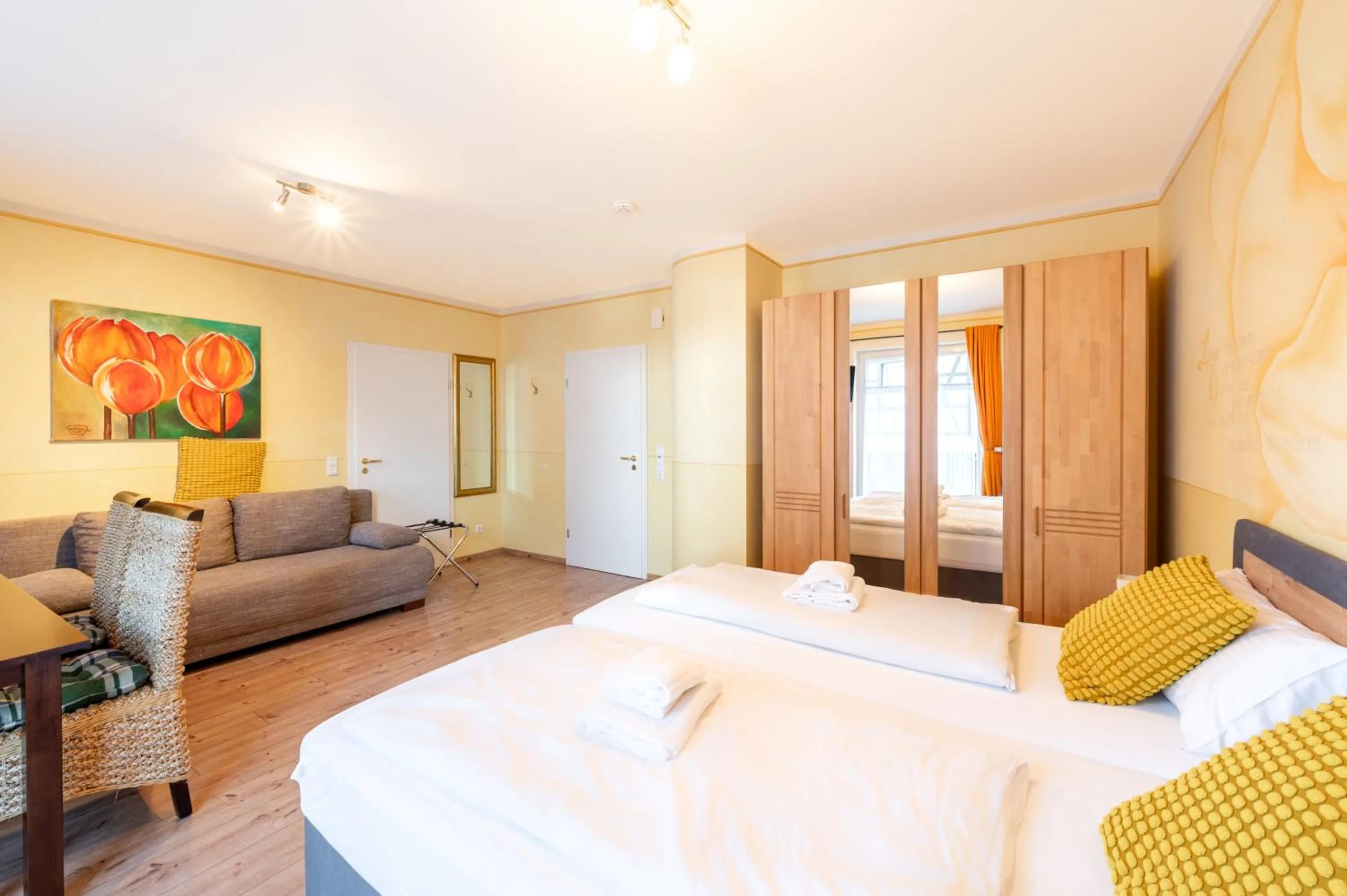 Bed in SCHUSTERjunge Aparthotel I Zentral I Studio Apartments I Küche & Bad I Parkplatz