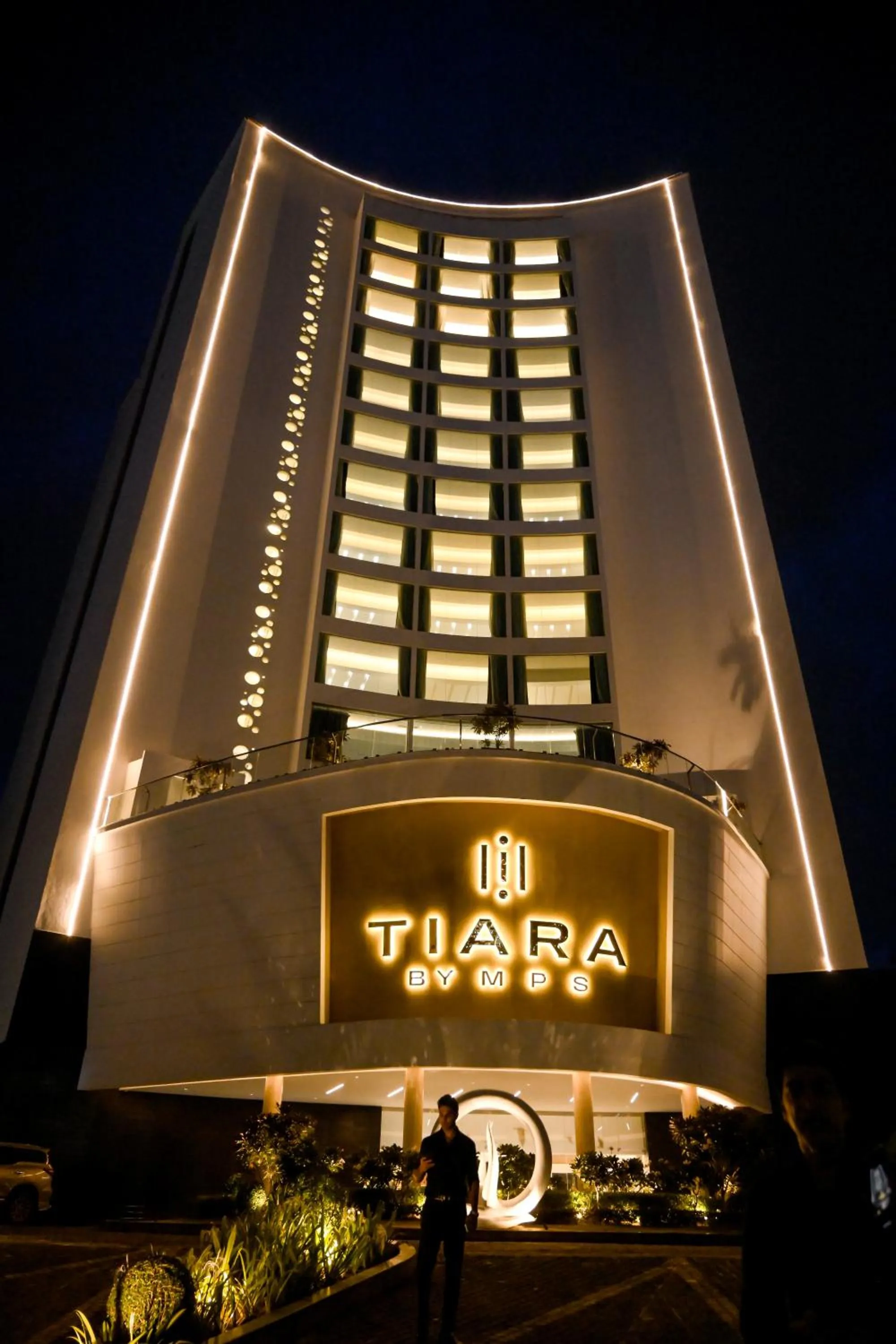 Night in TIARA by MPS