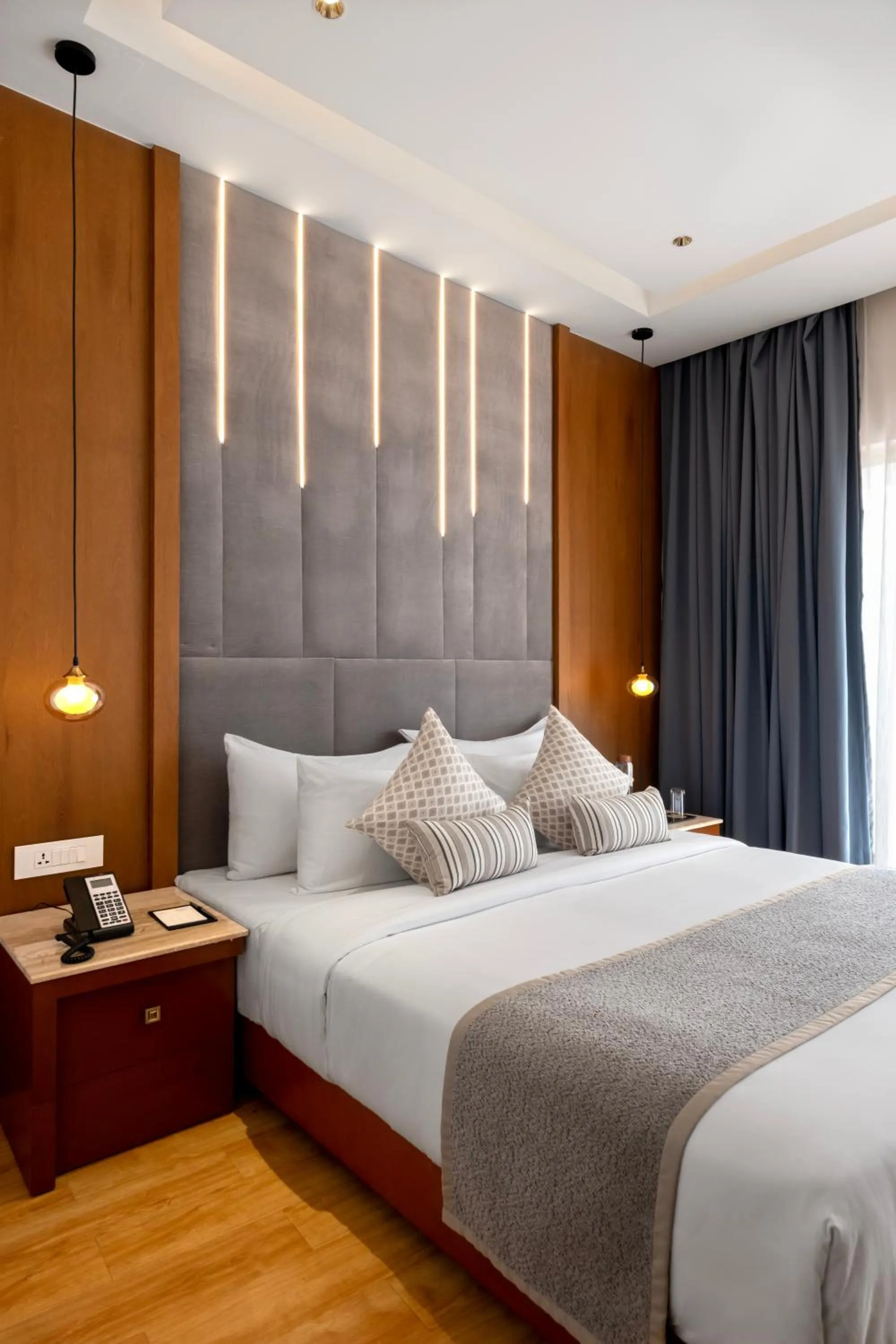 Photo of the whole room, Bed in TIARA by MPS