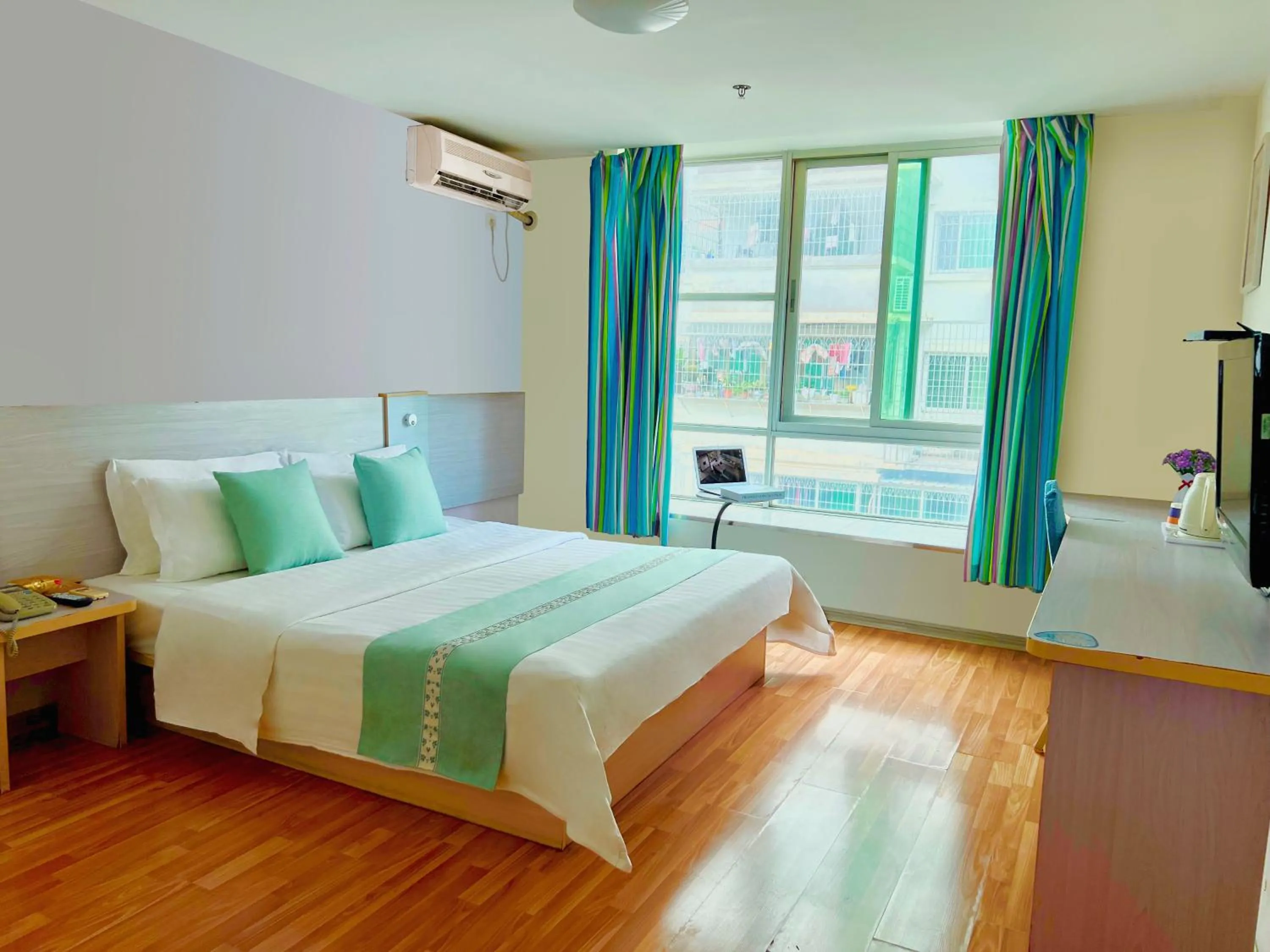 Bedroom in M Hotel Xiamen Haicang Maqing Road Metro Station