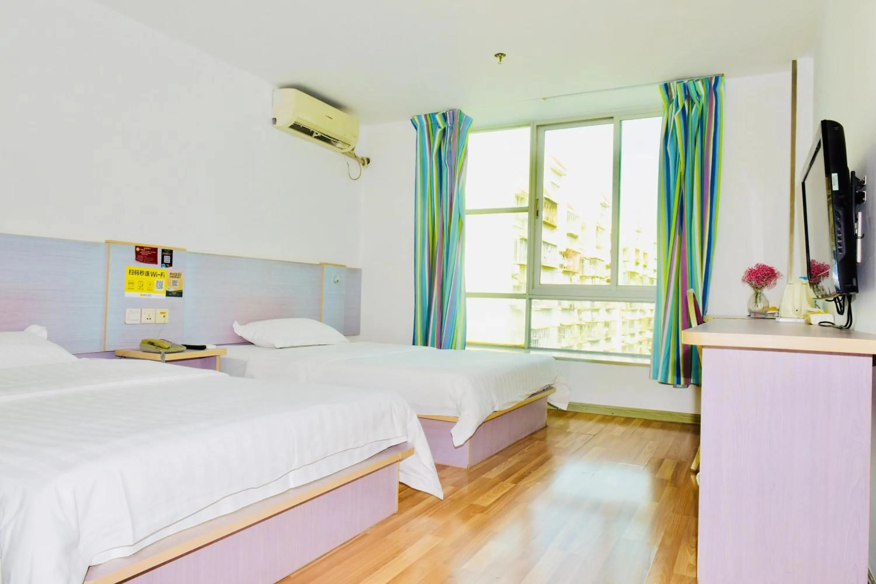 Bedroom in M Hotel Xiamen Haicang Maqing Road Metro Station