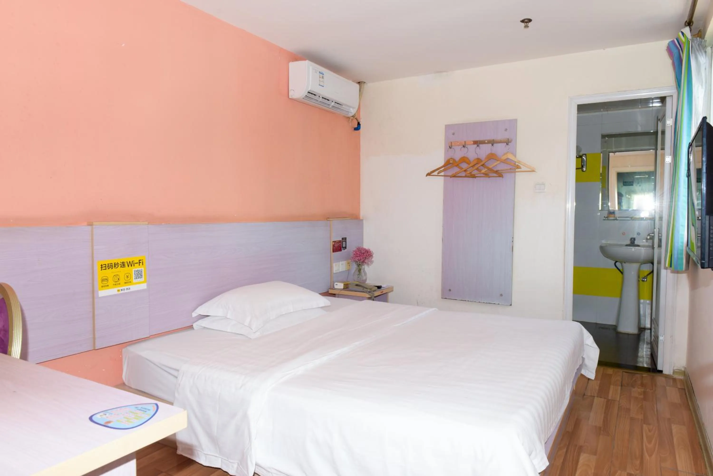 Bedroom in M Hotel Xiamen Haicang Maqing Road Metro Station