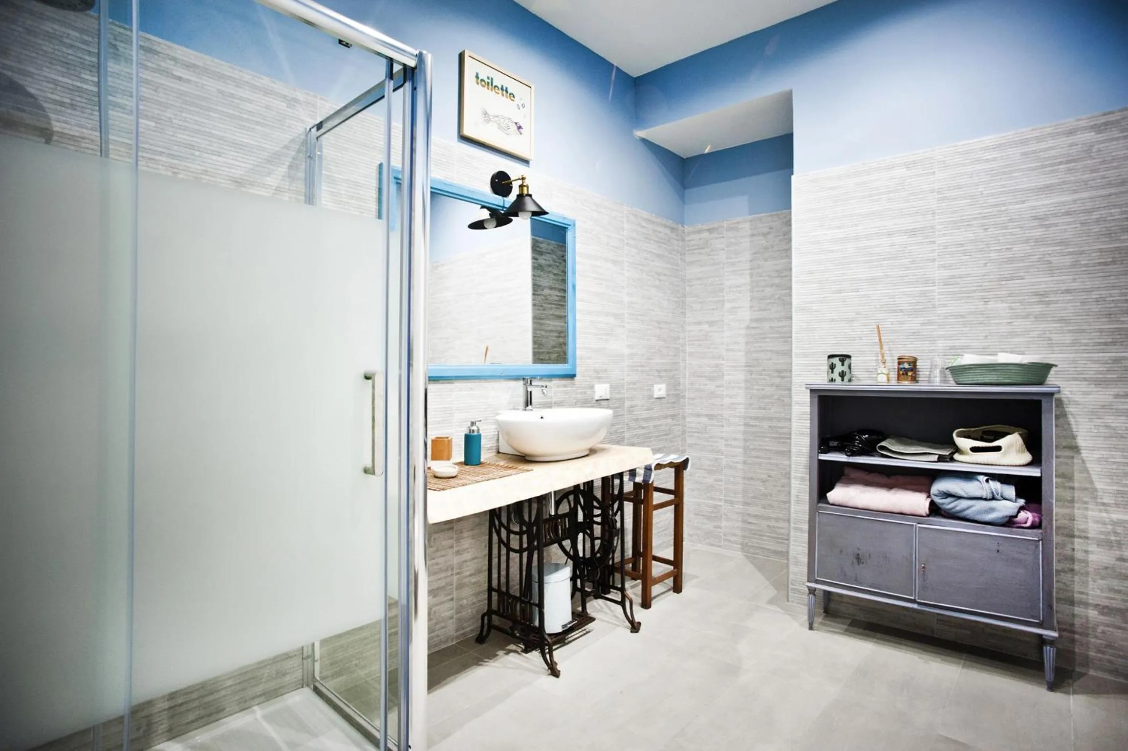 Shower in Trastevere Dream House