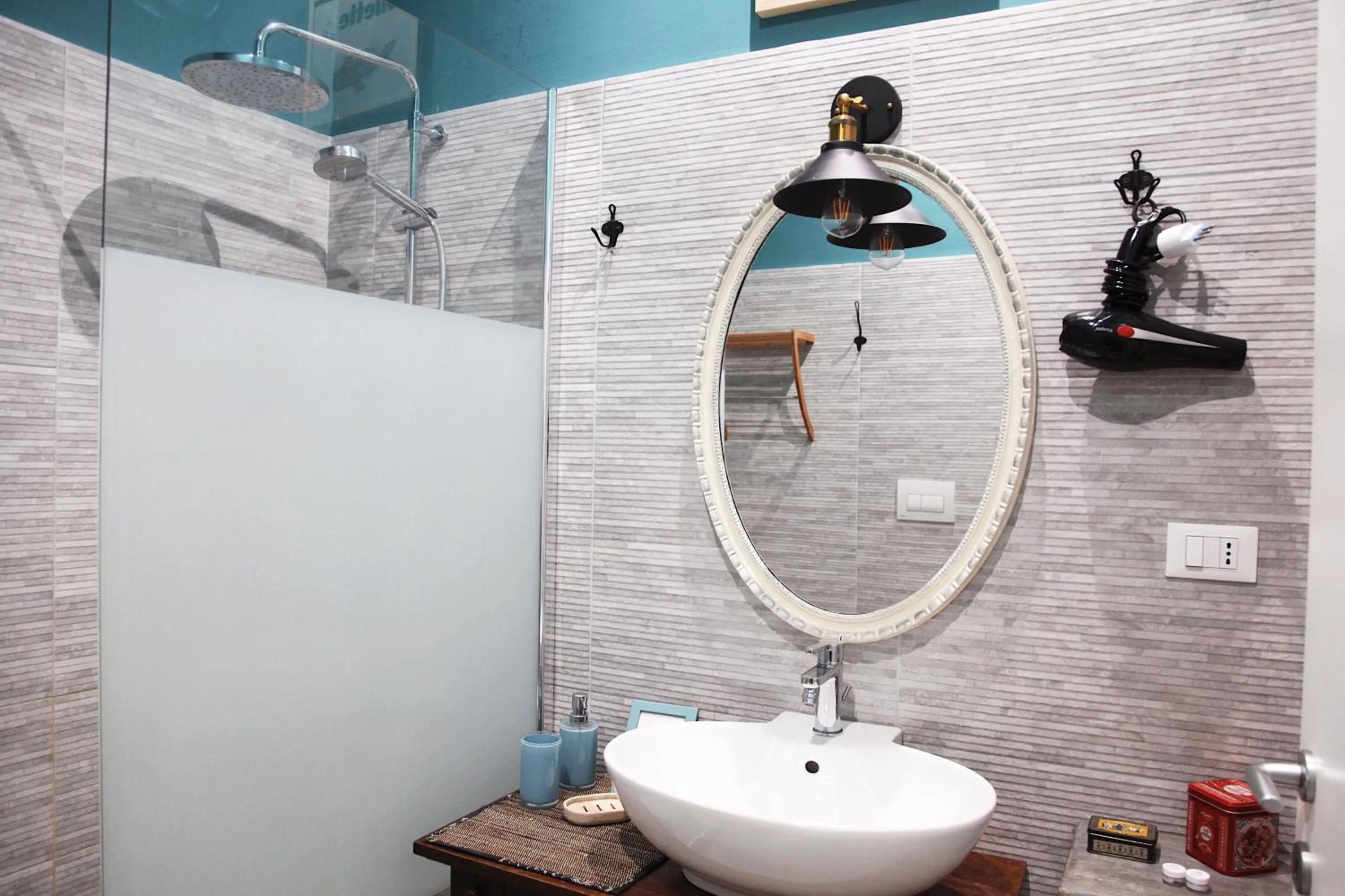 Shower in Trastevere Dream House