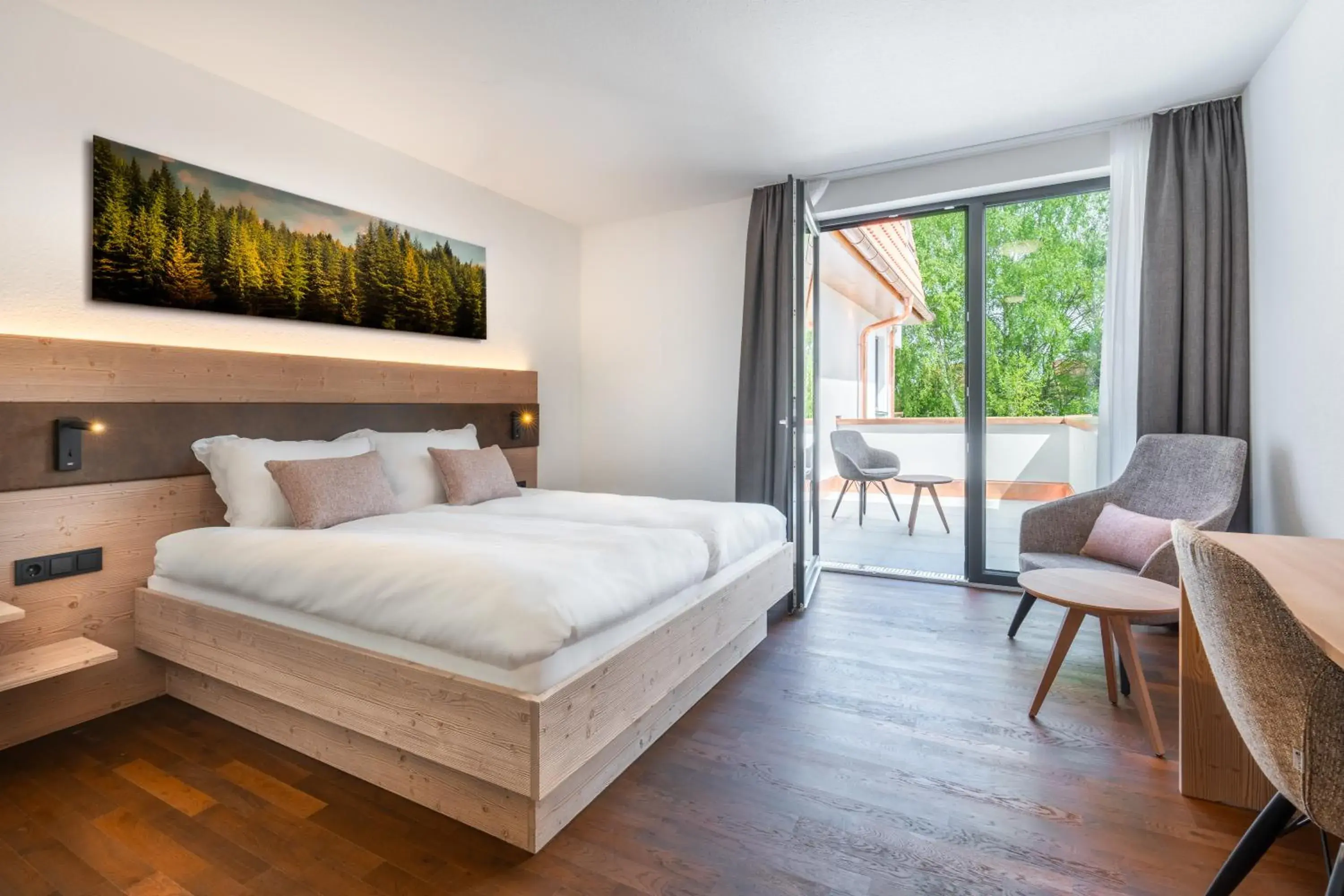 Deluxe Double Room with Bath - single occupancy in Landhotel Grüner Wald Deluxe Double Room with Bath - single occupancy in Landhotel Grüner Wald