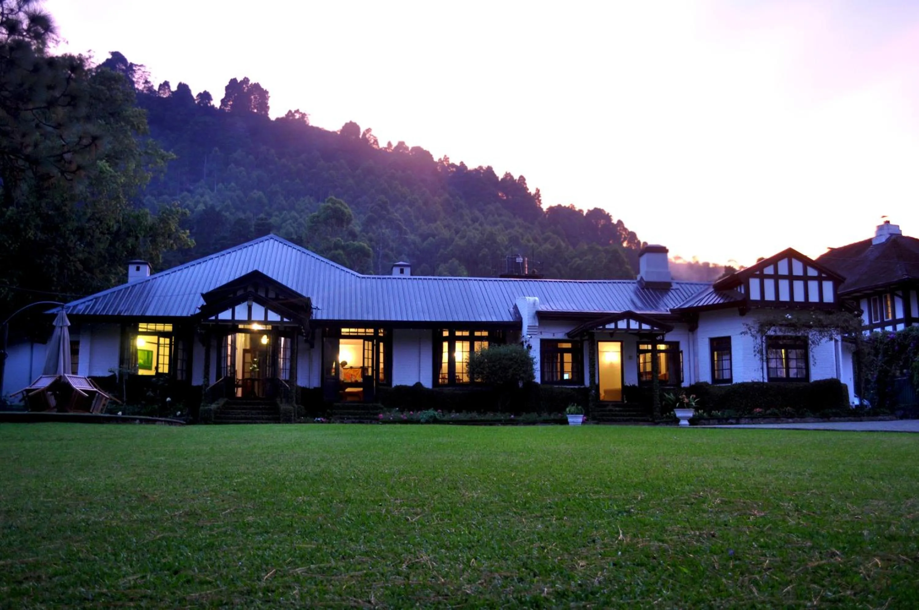 Property building in Hill Cottage