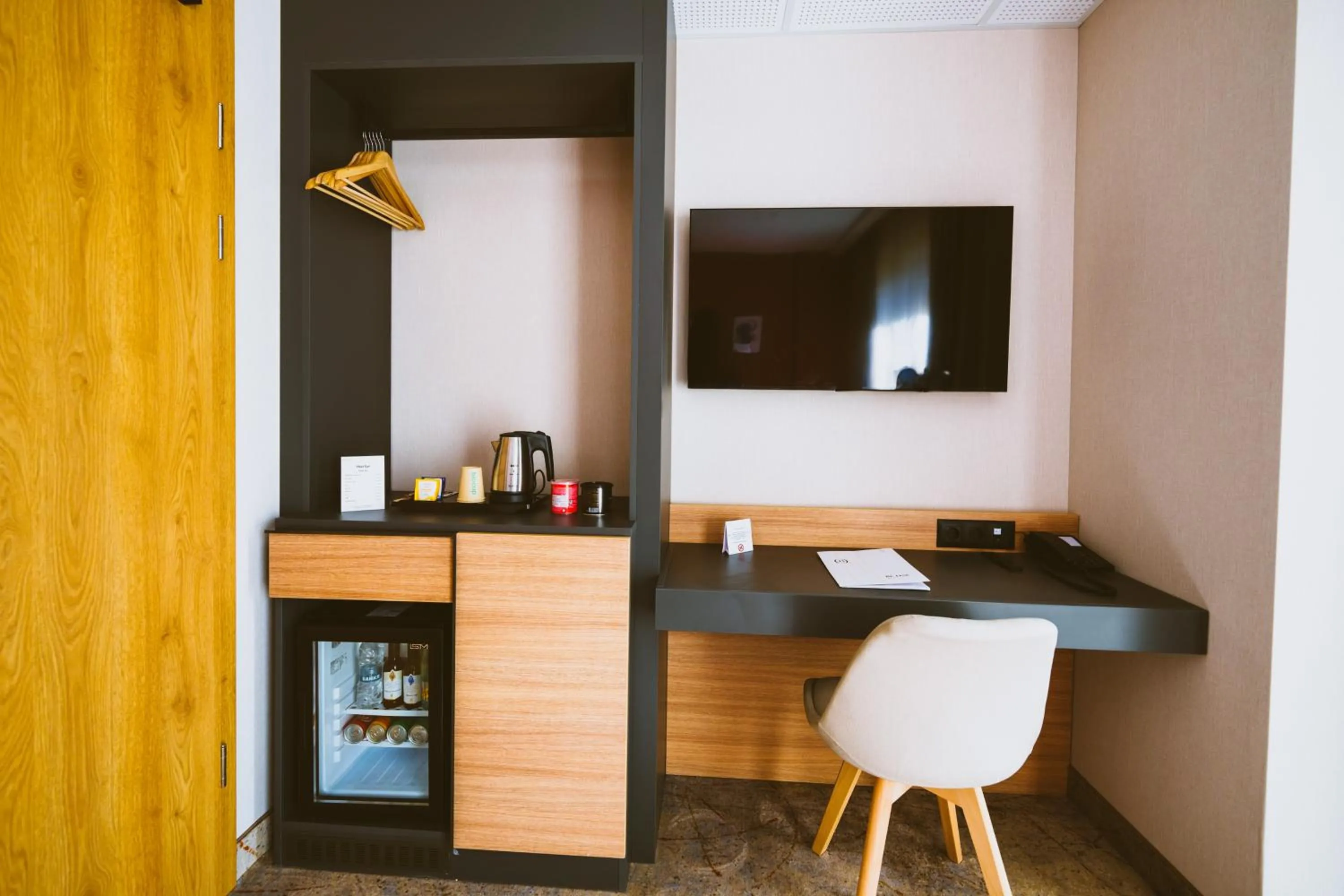 TV and multimedia in B1 Downtown Hotel