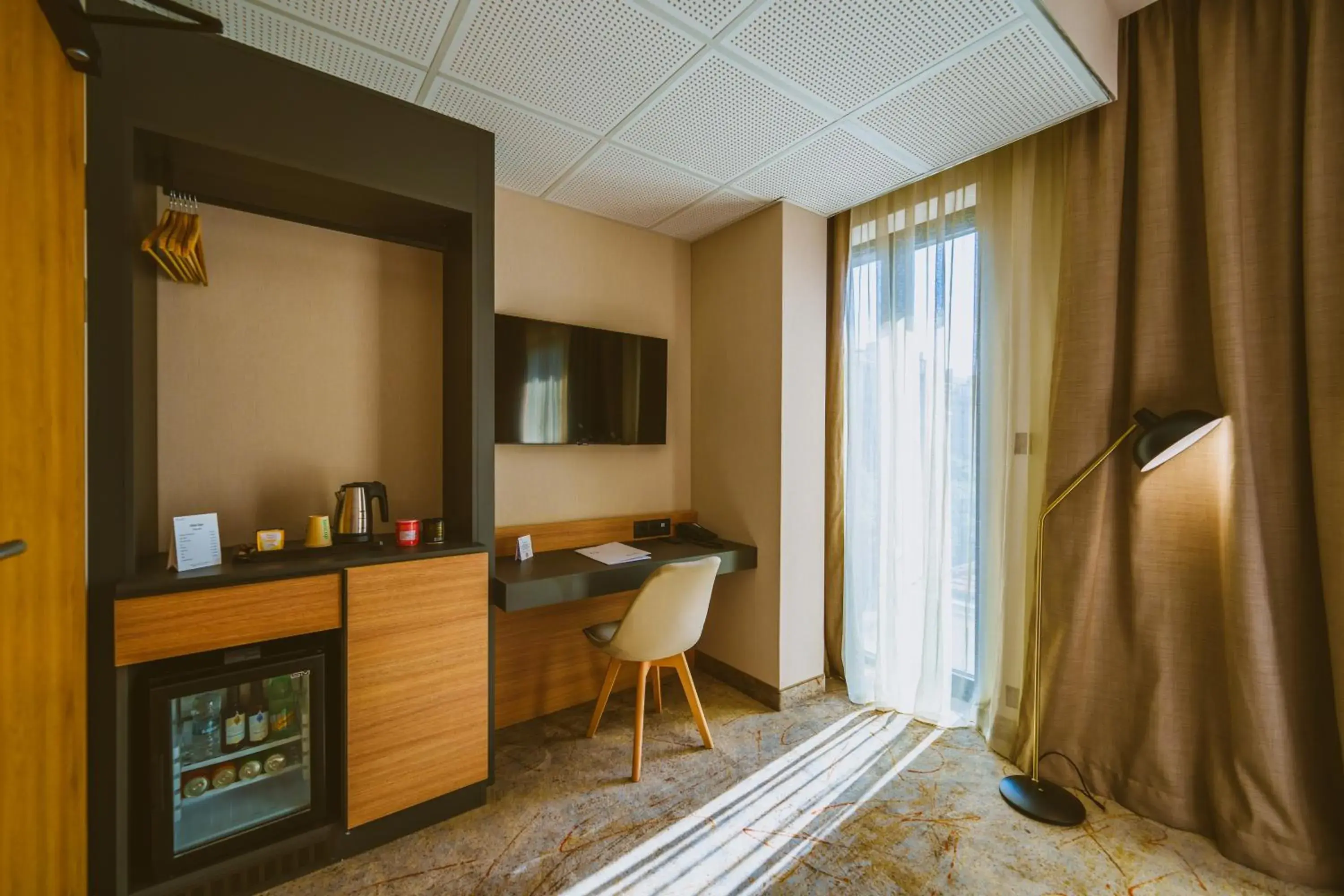 TV and multimedia in B1 Downtown Hotel TV and multimedia in B1 Downtown Hotel