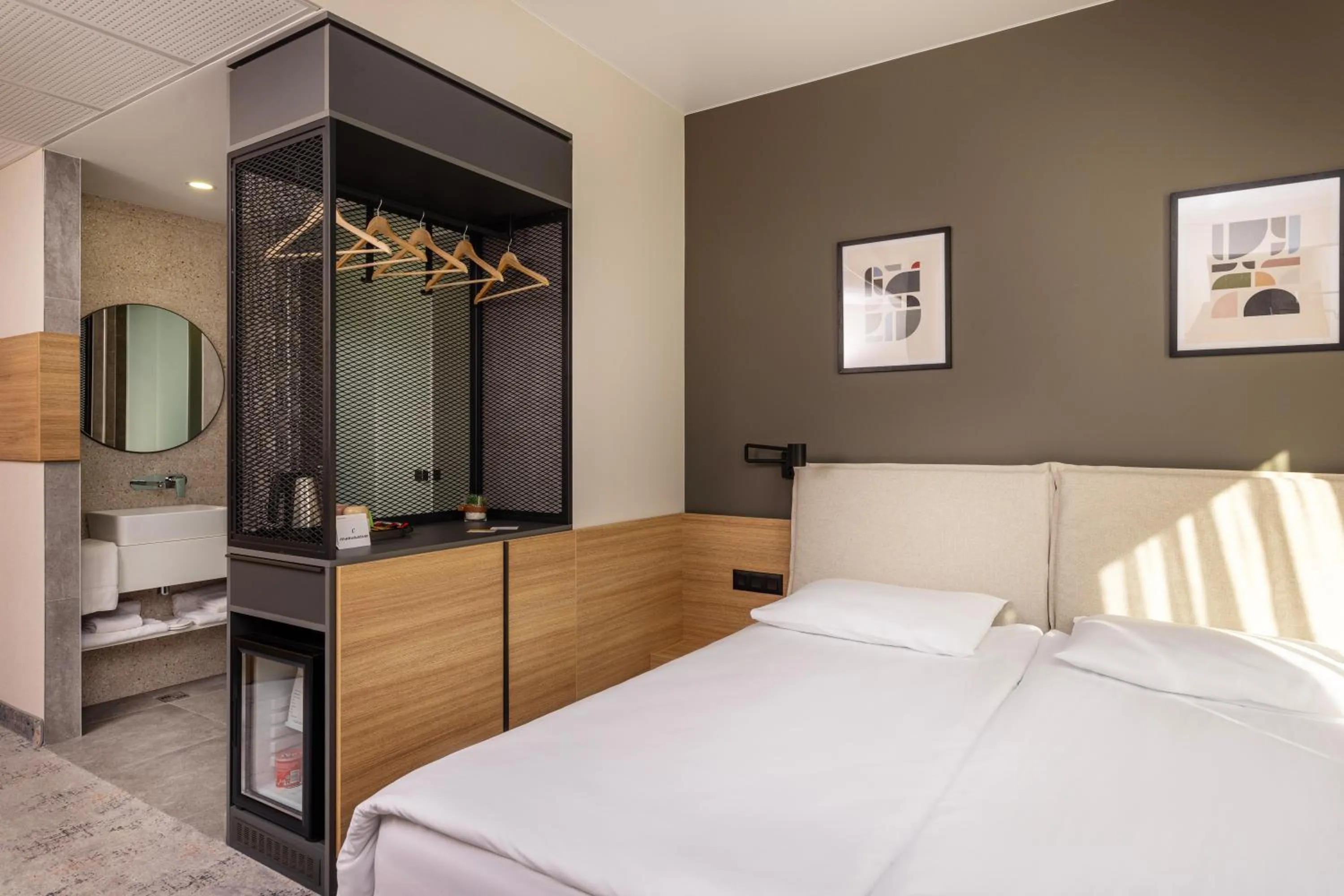 Bathroom, Bed in B1 Downtown Hotel