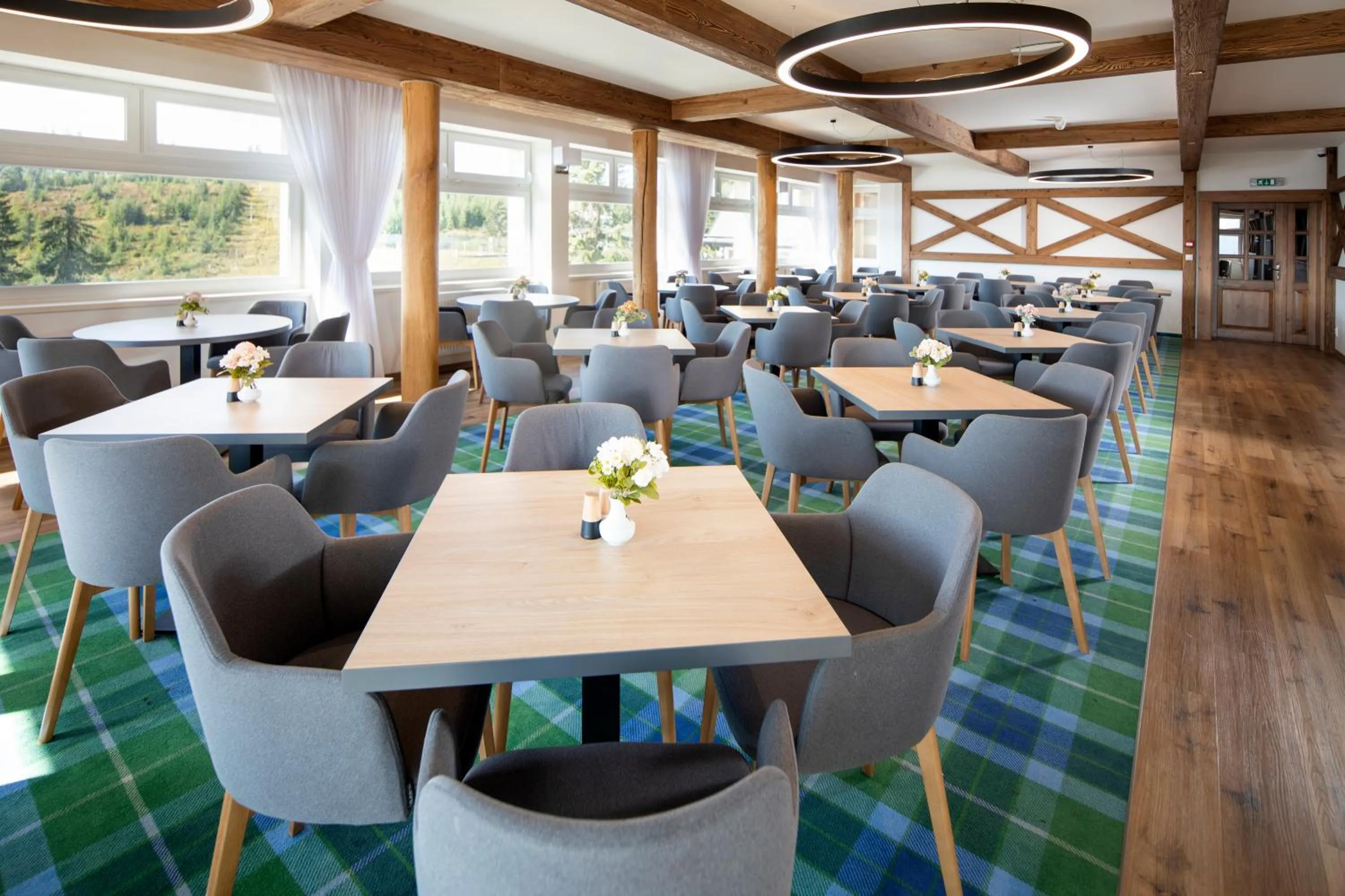 Restaurant/places to eat in Hotel Granit Smrekovica