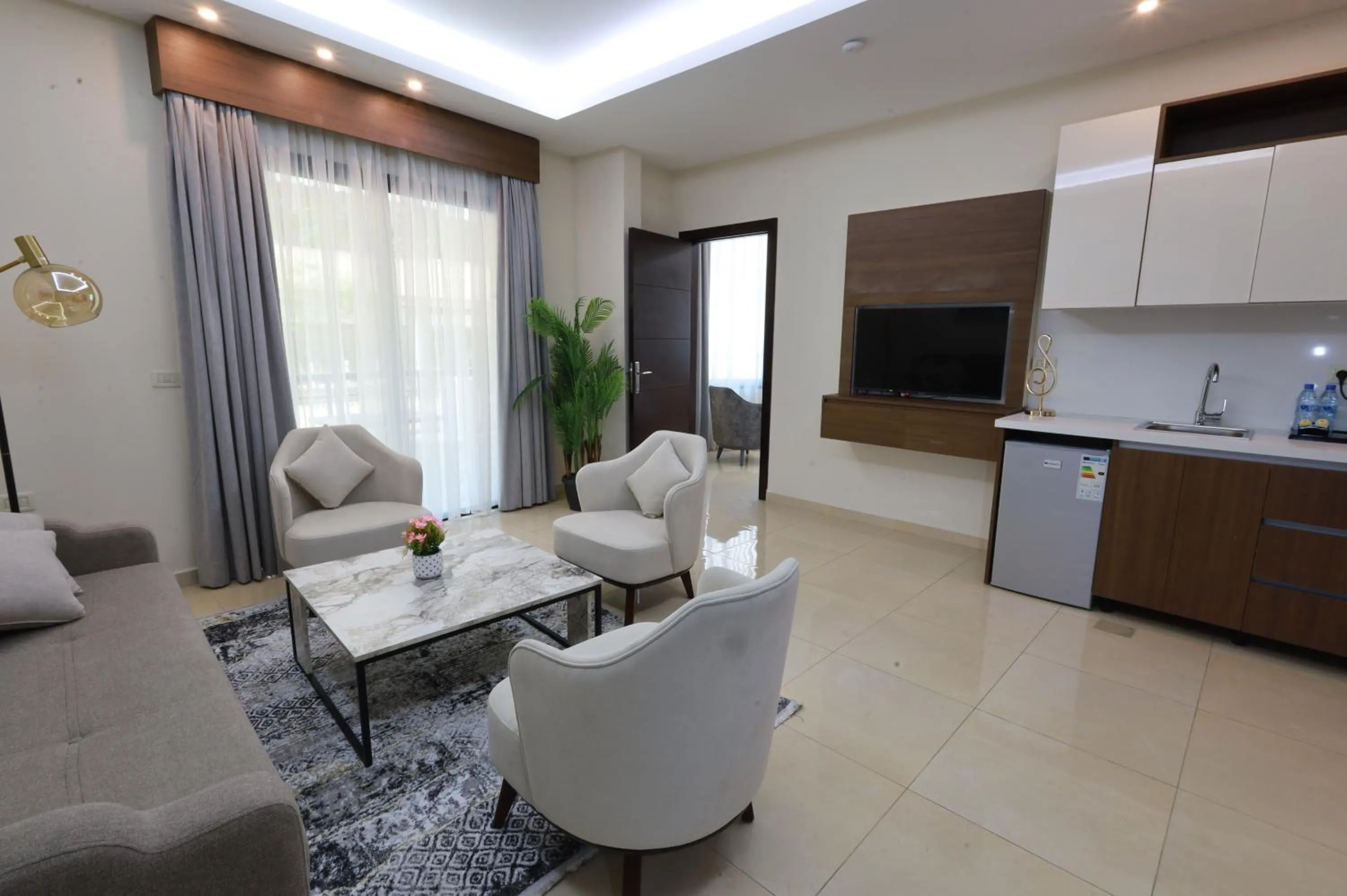 Palm Boutique Suites Hotel