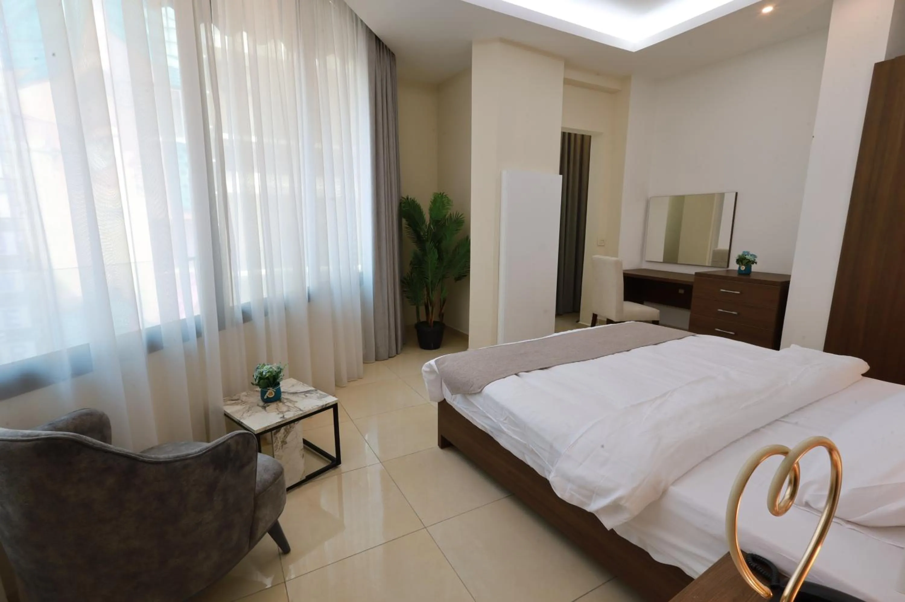 Palm Boutique Suites Hotel