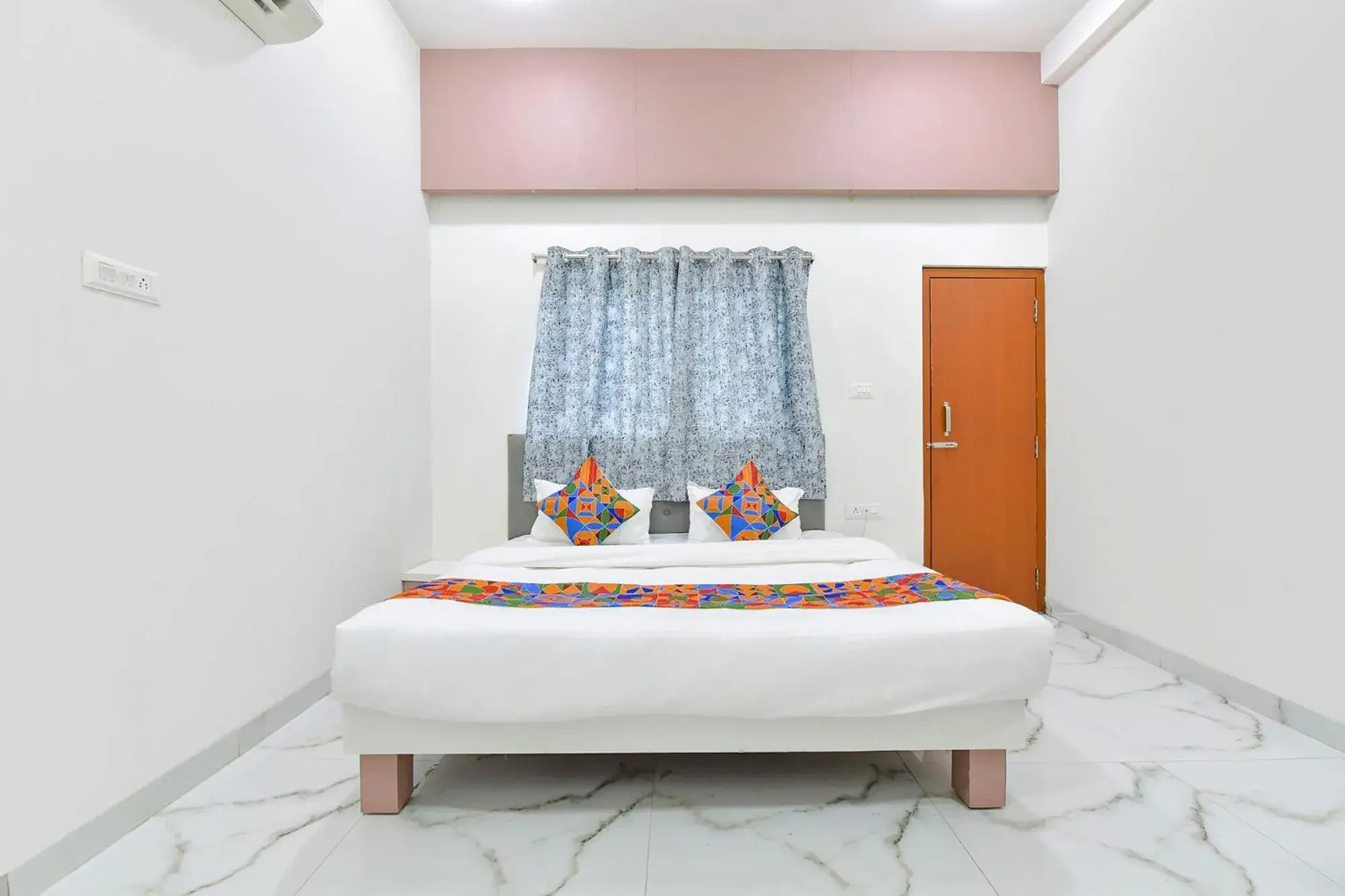 Bed in FabHotel Grand Embassy Bed in FabHotel Grand Embassy