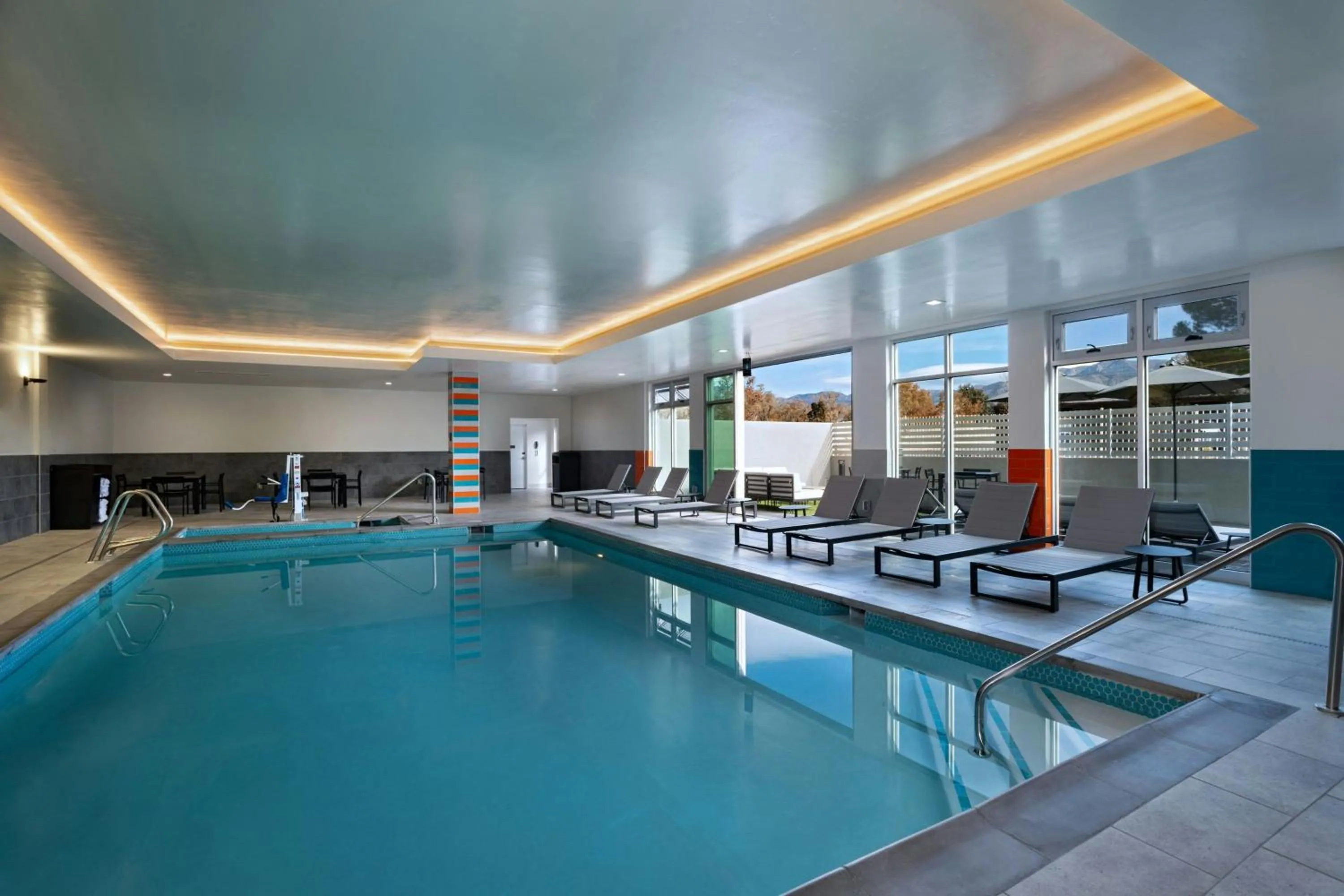Swimming pool in Fairfield by Marriott Inn & Suites Albuquerque Uptown