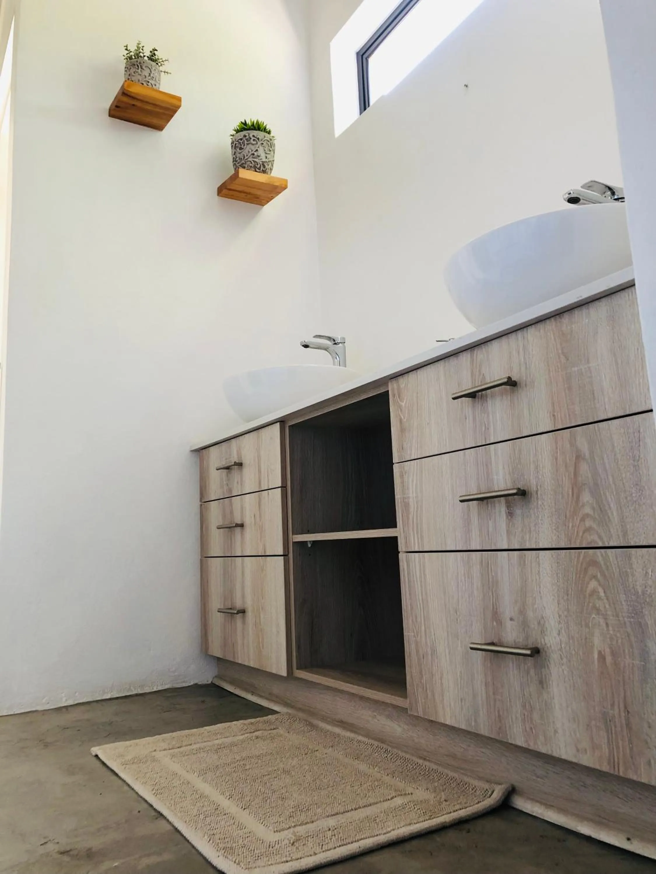 Bathroom in Sand River Guest House
