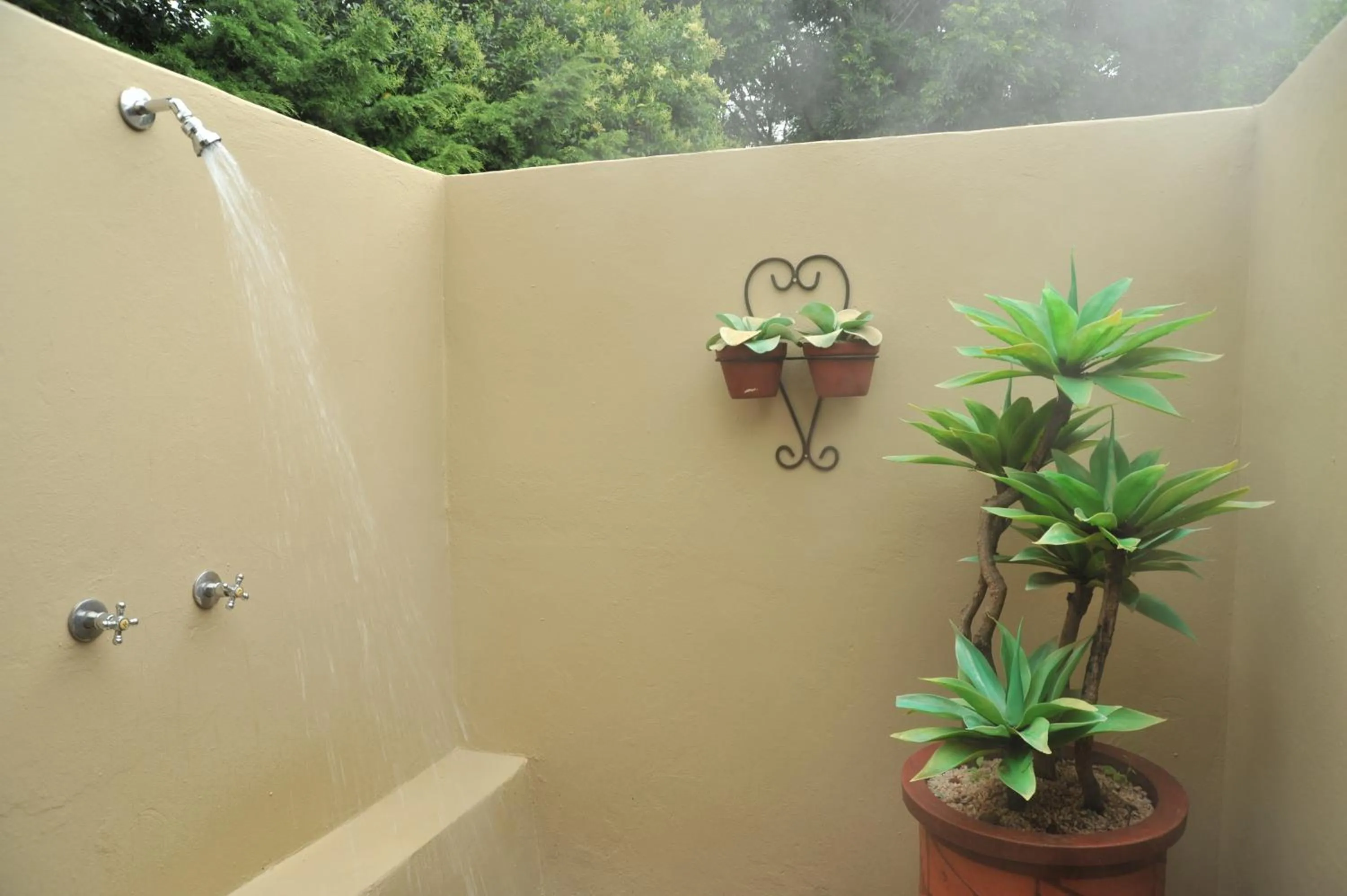 Spa and wellness centre/facilities in Sand River Guest House