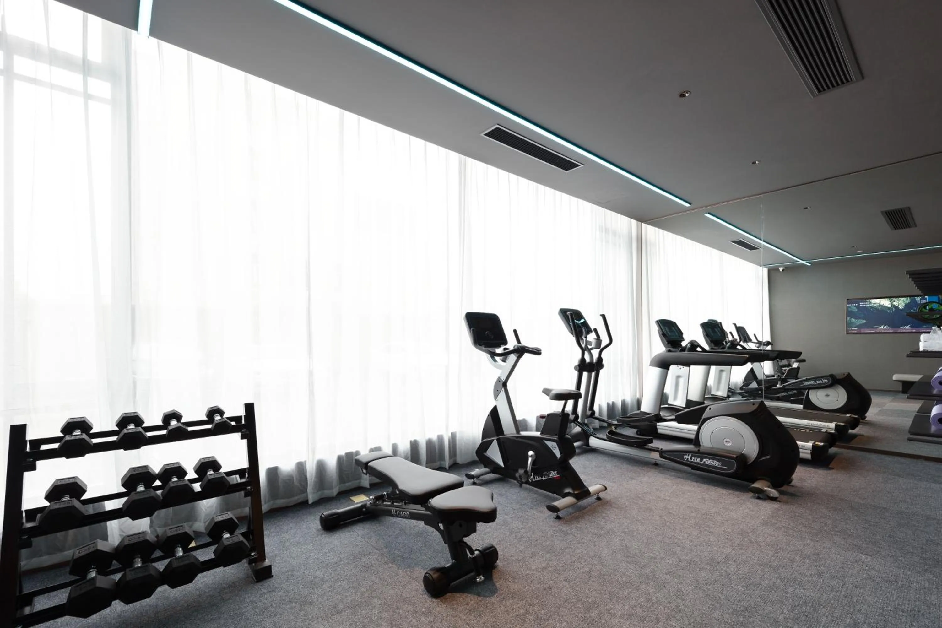Fitness centre/facilities in Atour X Hotel Shanghai Songjiang Ronglei East Road