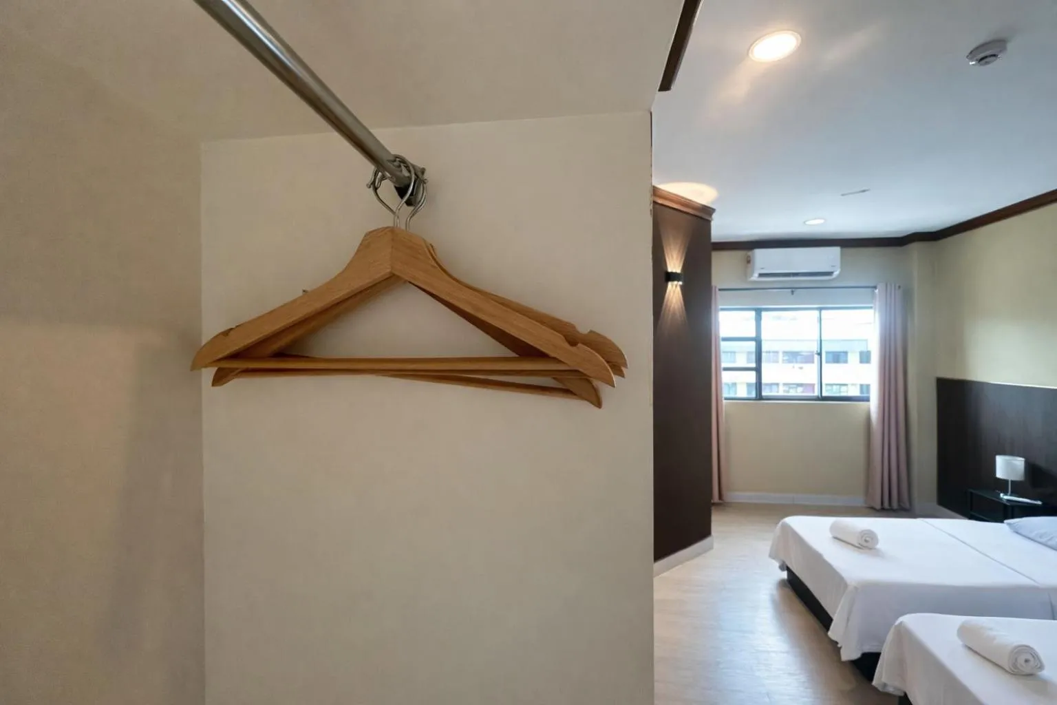 Bedroom, Bed in Tanjong Subang Jaya - Self Check-In