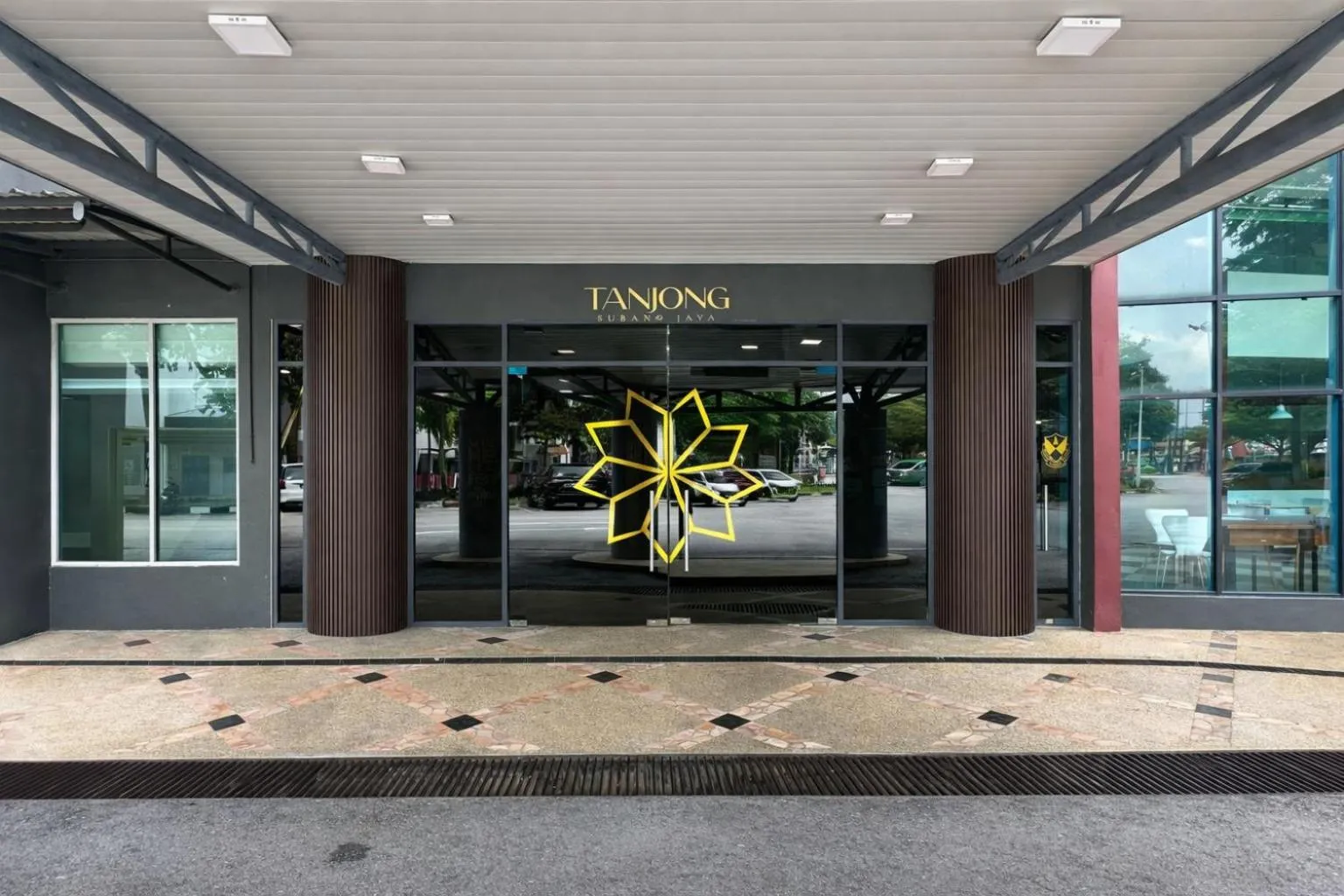 Property building in Tanjong Subang Jaya - Self Check-In
