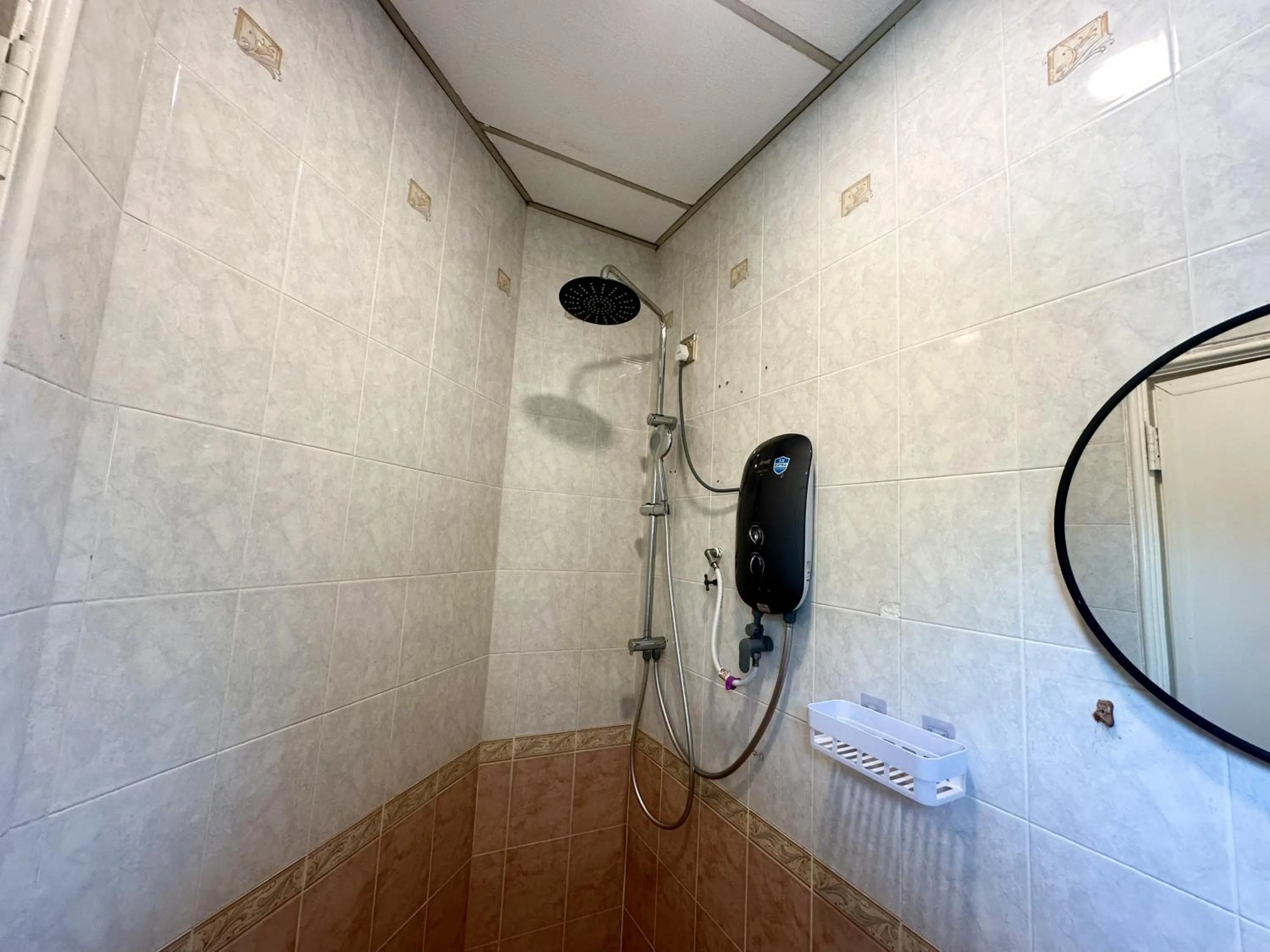 Shower in Tanjong Subang Jaya - Self Check-In