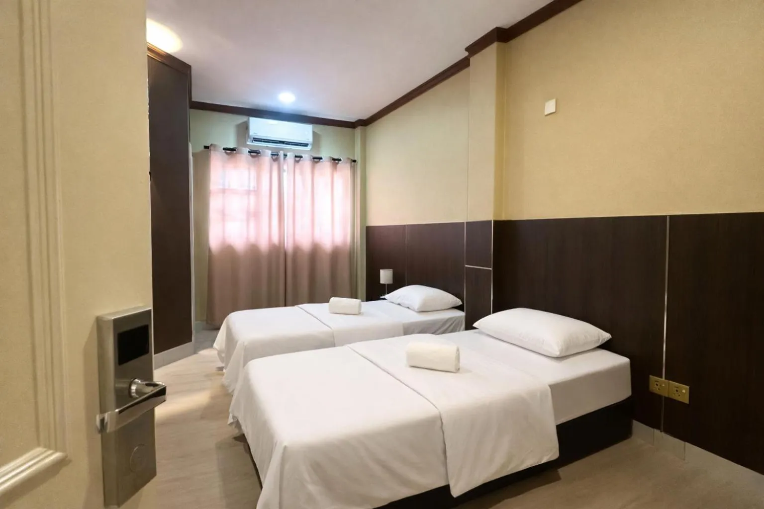 Bed in Tanjong Subang Jaya - Self Check-In