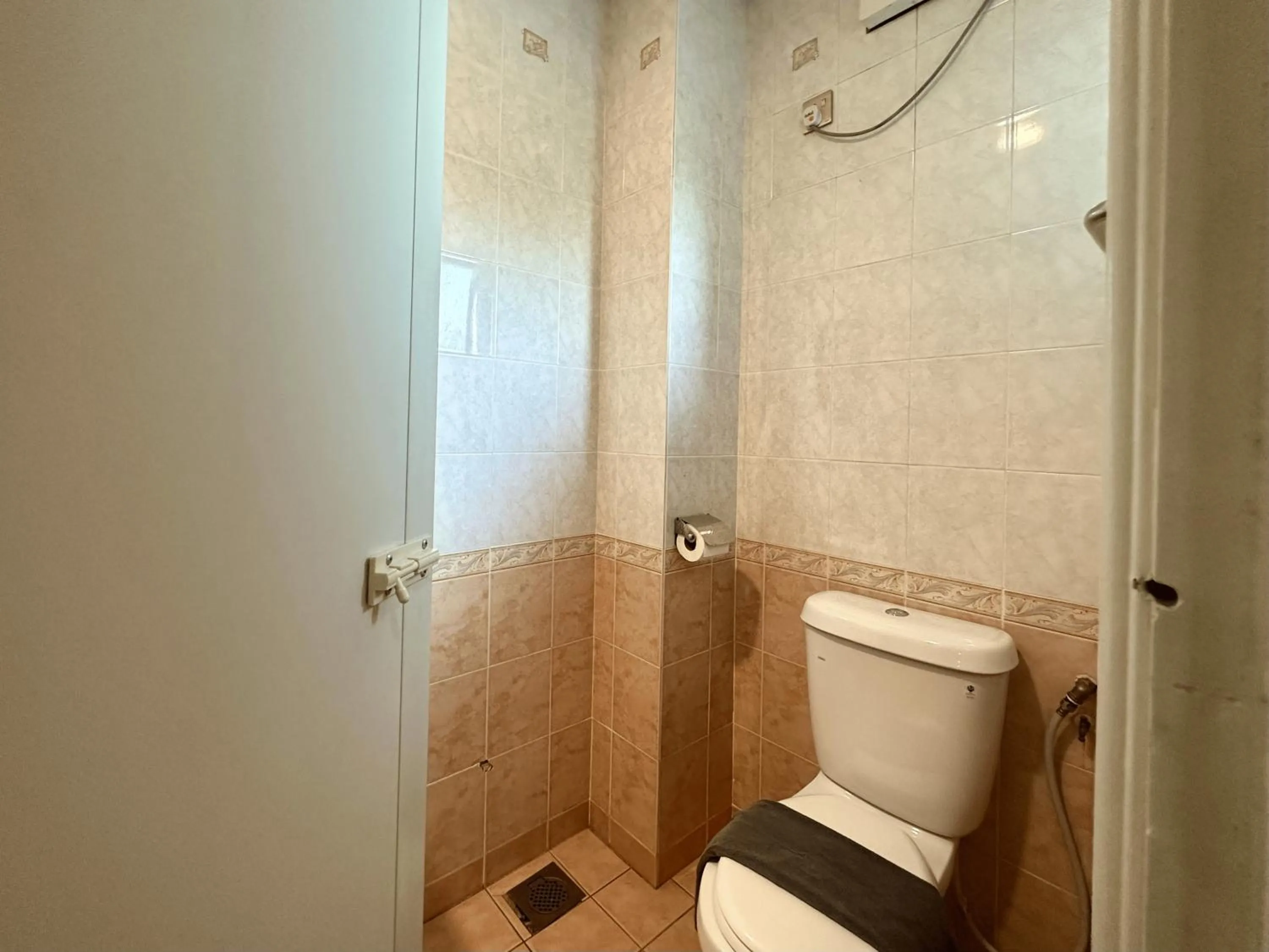 Shower in Tanjong Subang Jaya - Self Check-In