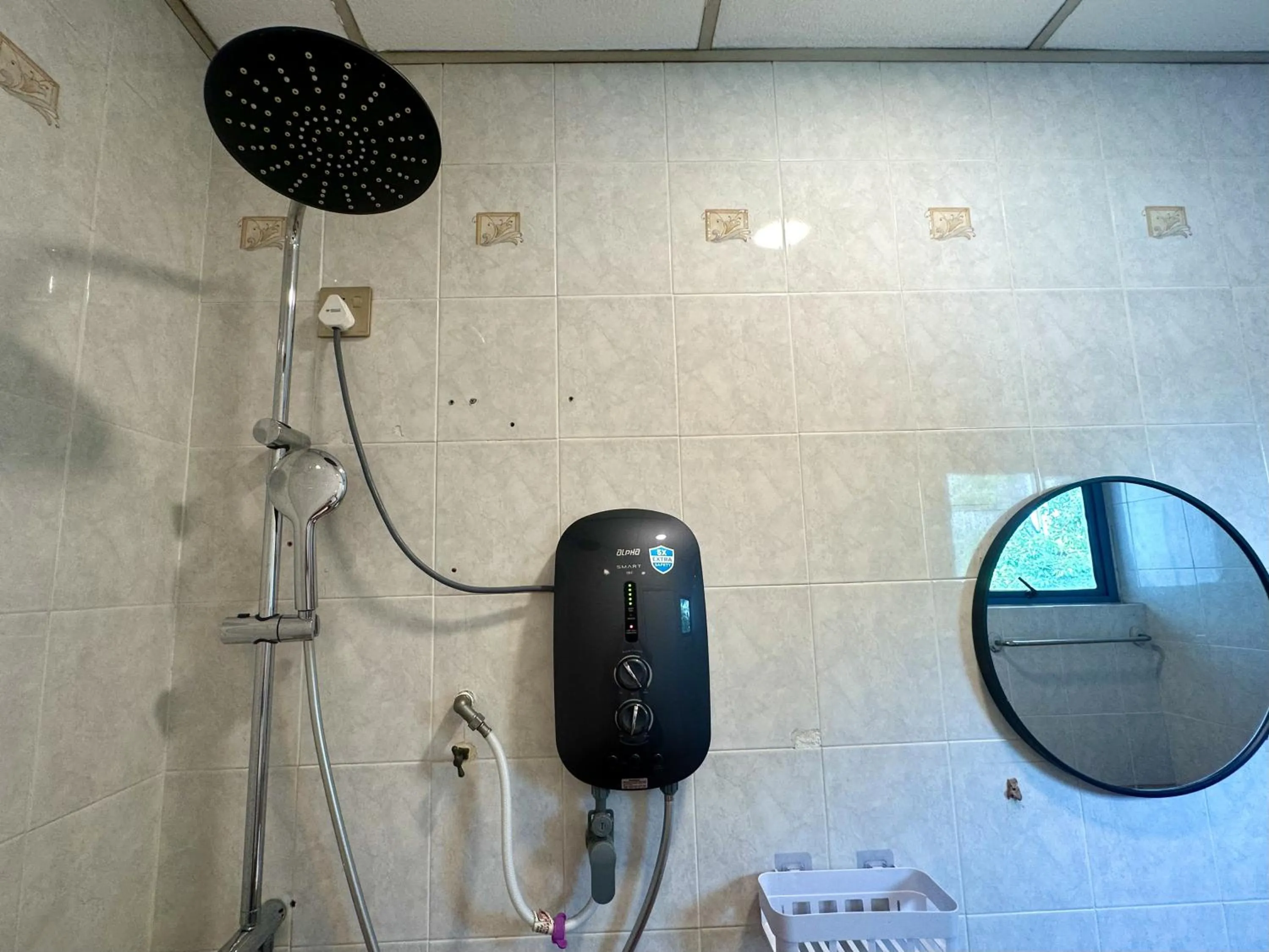 Shower in Tanjong Subang Jaya - Self Check-In