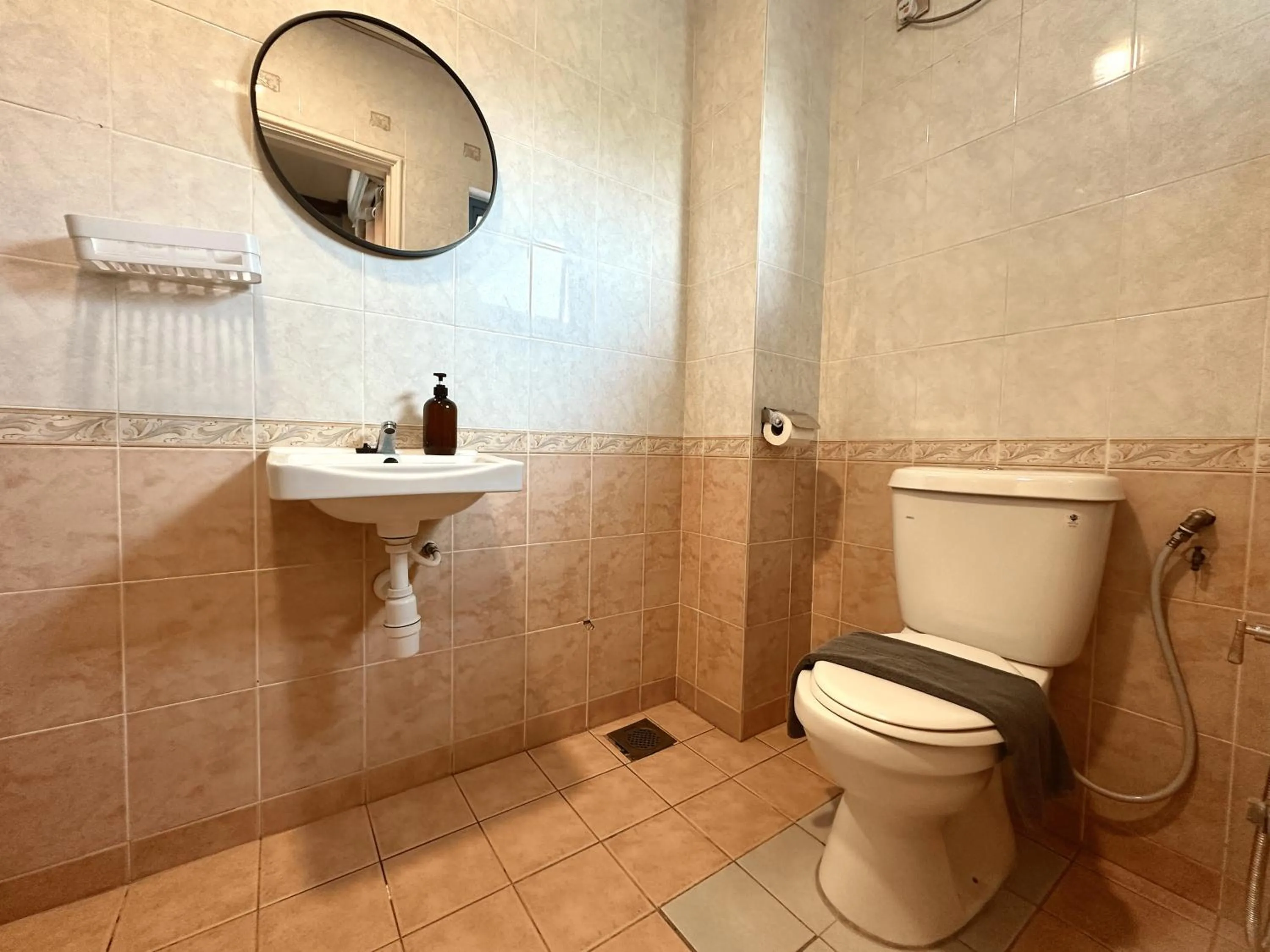Shower in Tanjong Subang Jaya - Self Check-In