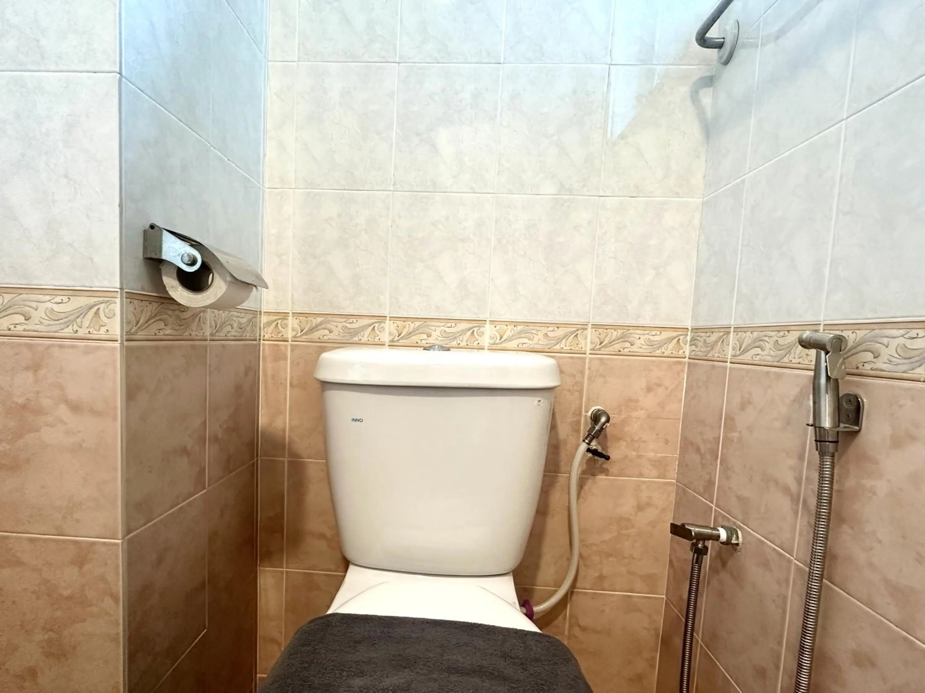 Toilet in Tanjong Subang Jaya - Self Check-In