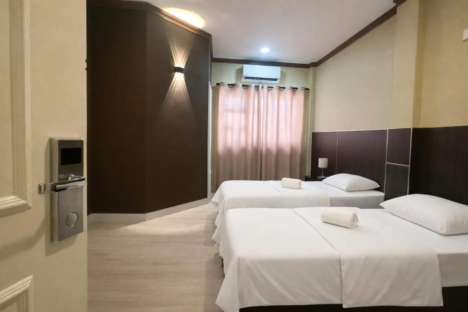 Photo of the whole room, Bed in Tanjong Subang Jaya - Self Check-In