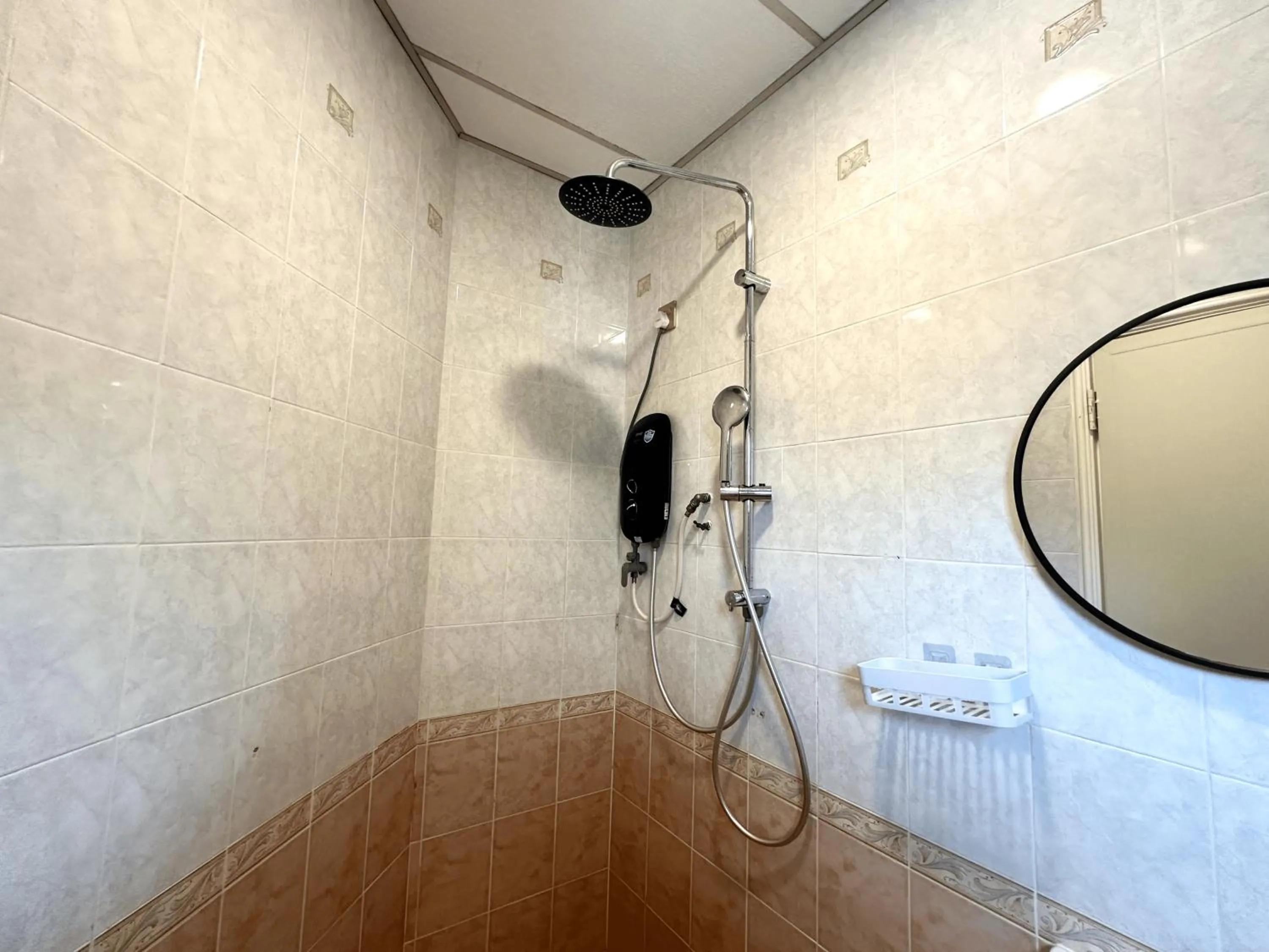 Shower in Tanjong Subang Jaya - Self Check-In