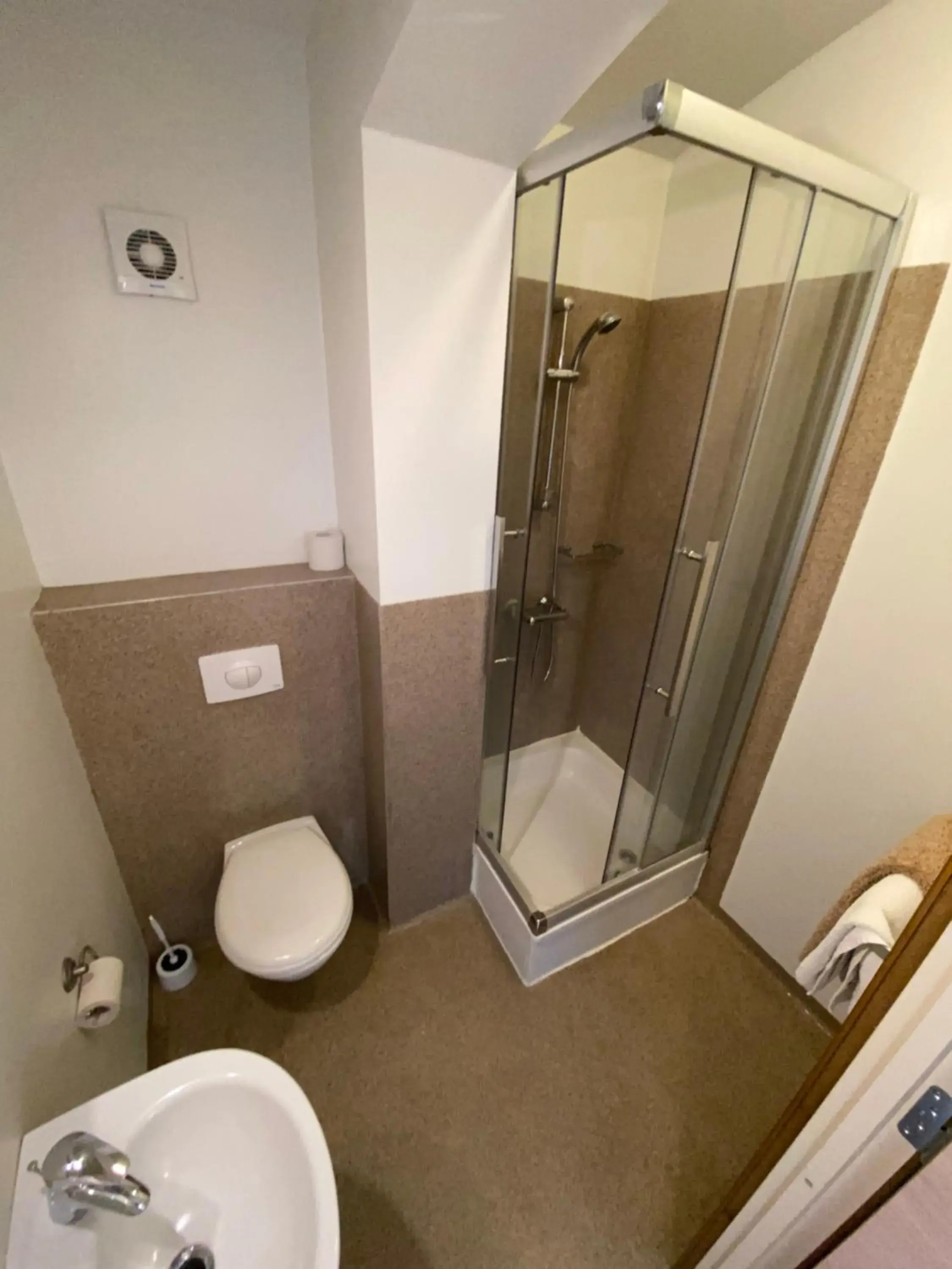 Double or Twin Room with Private Bathroom in Hörgsland Guesthouse Double or Twin Room with Private Bathroom in Hörgsland Guesthouse