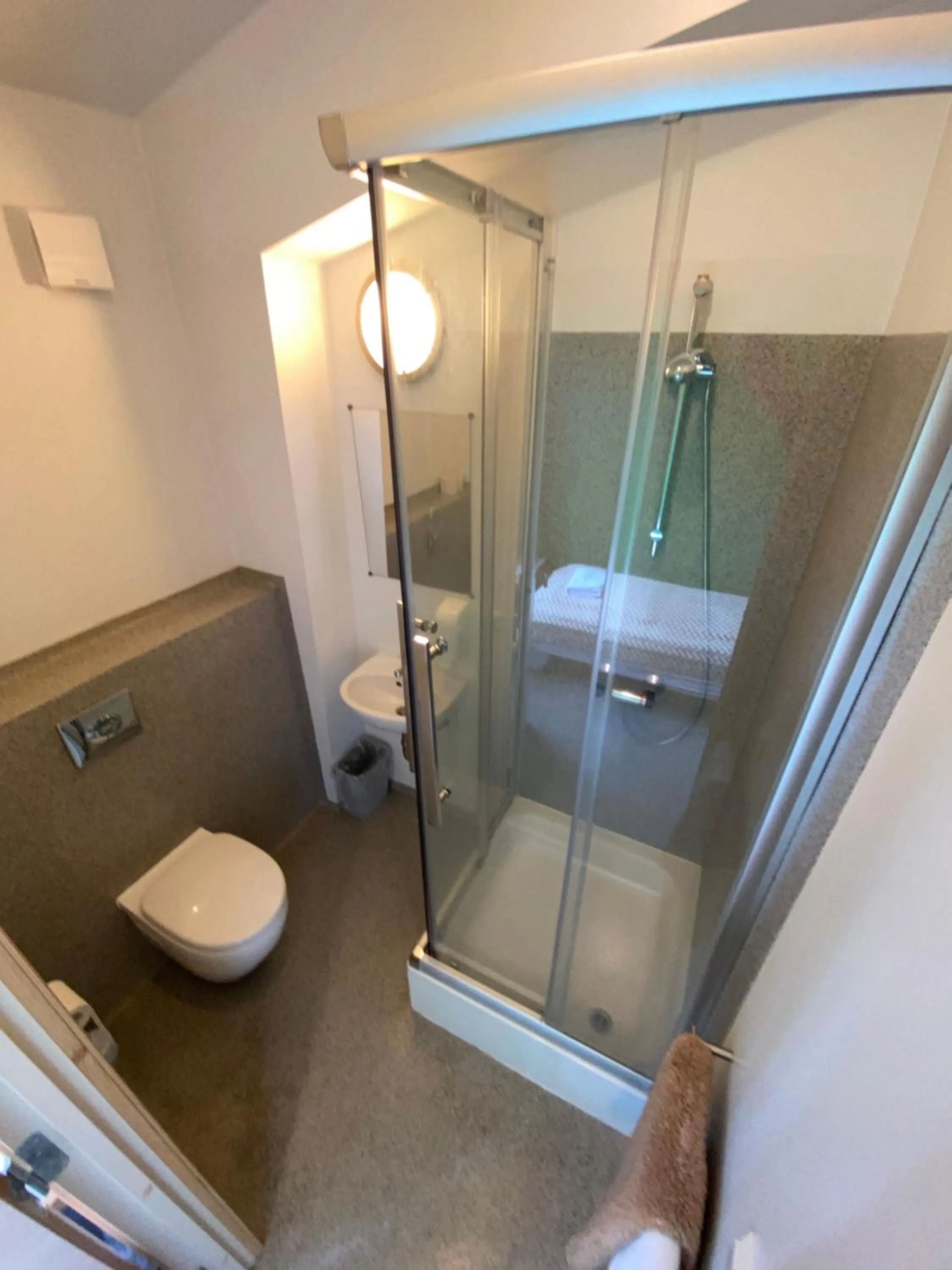 Shower in Hörgsland Guesthouse