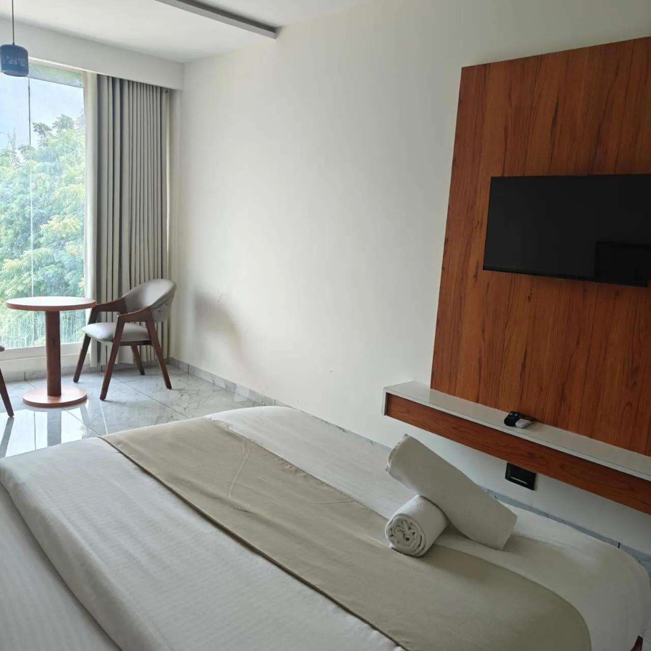 Bed in Hotelmaple tree