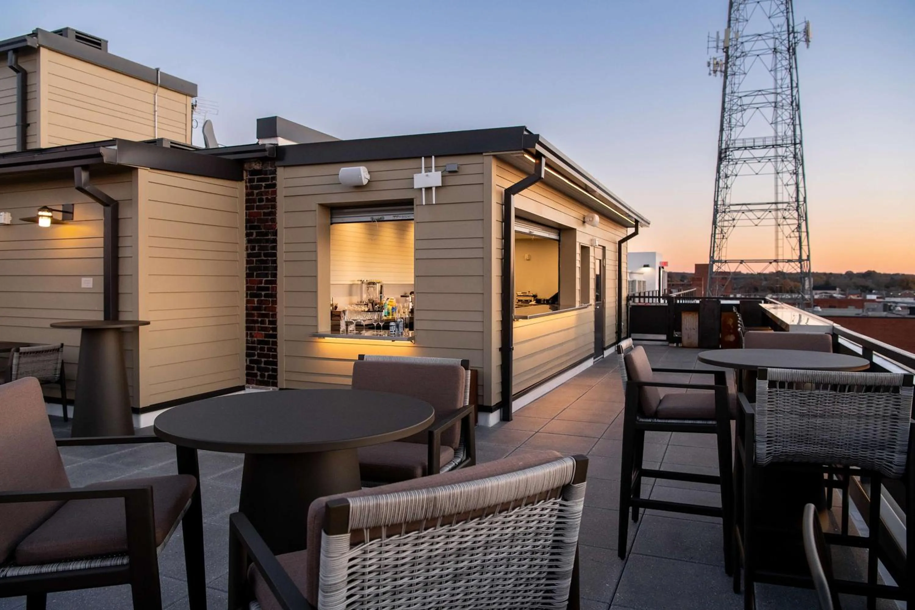 Lounge or bar in Hotel Petersburg, Tapestry Collection By Hilton