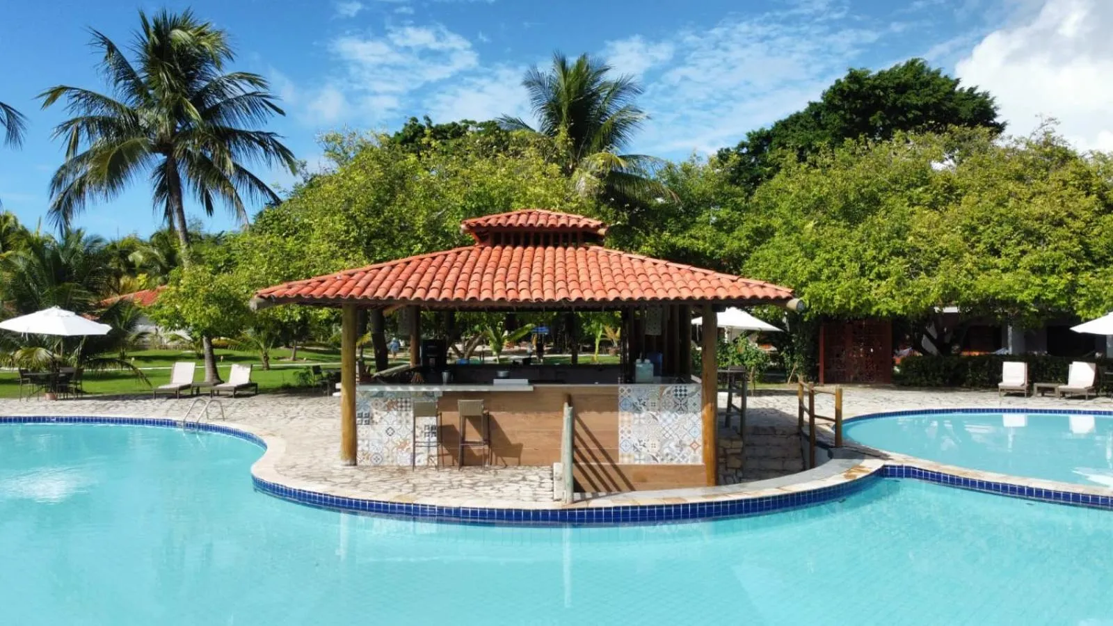 Swimming pool in Angá Beach Hotel