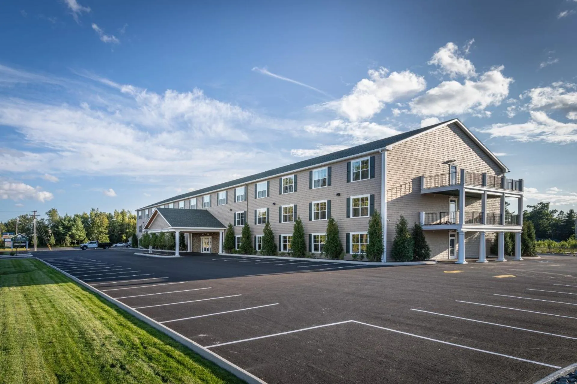 Property building in Stone Park Ellsworth-Bar Harbor