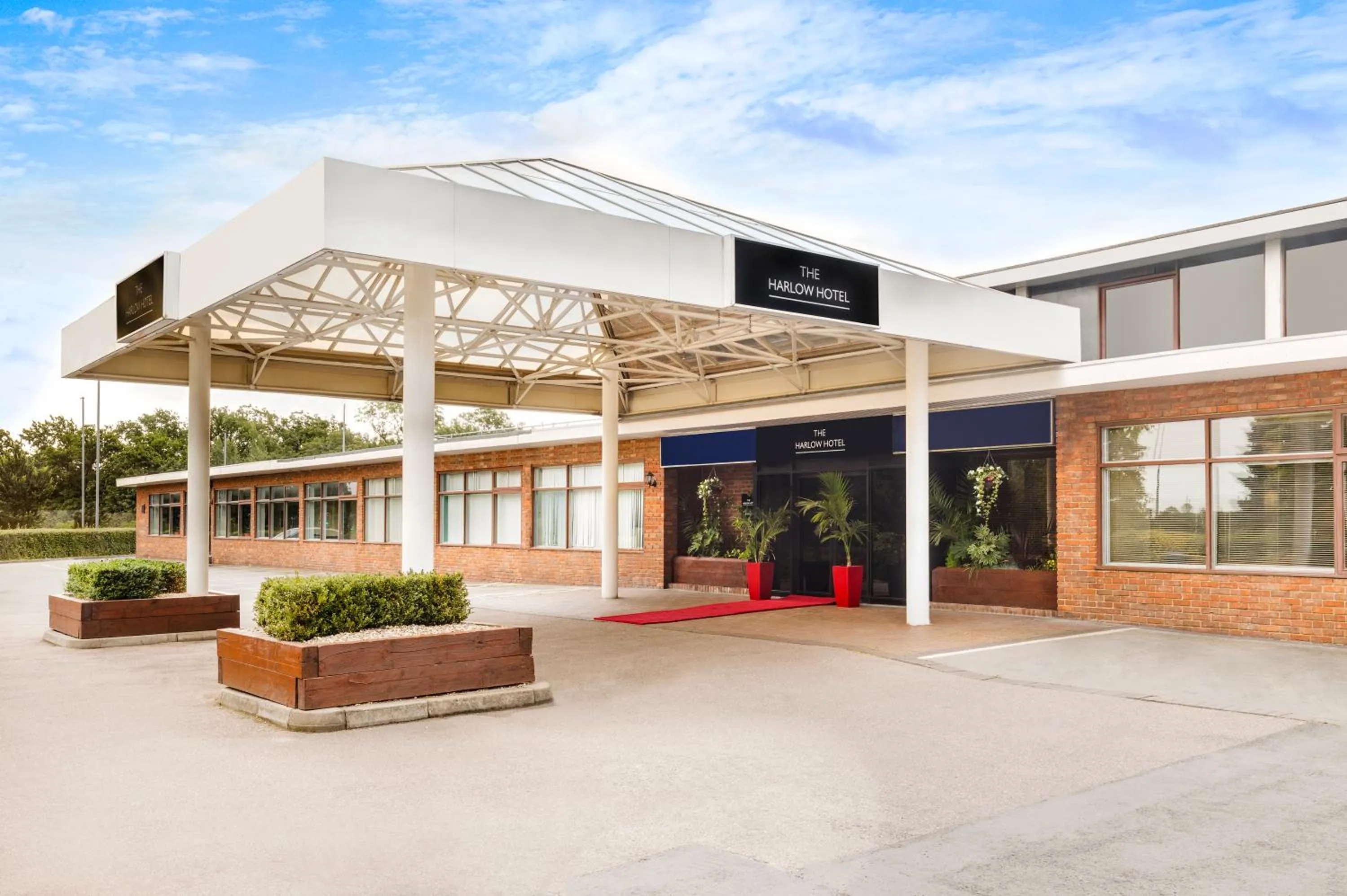 Facade/entrance in The Harlow Hotel By AccorHotels