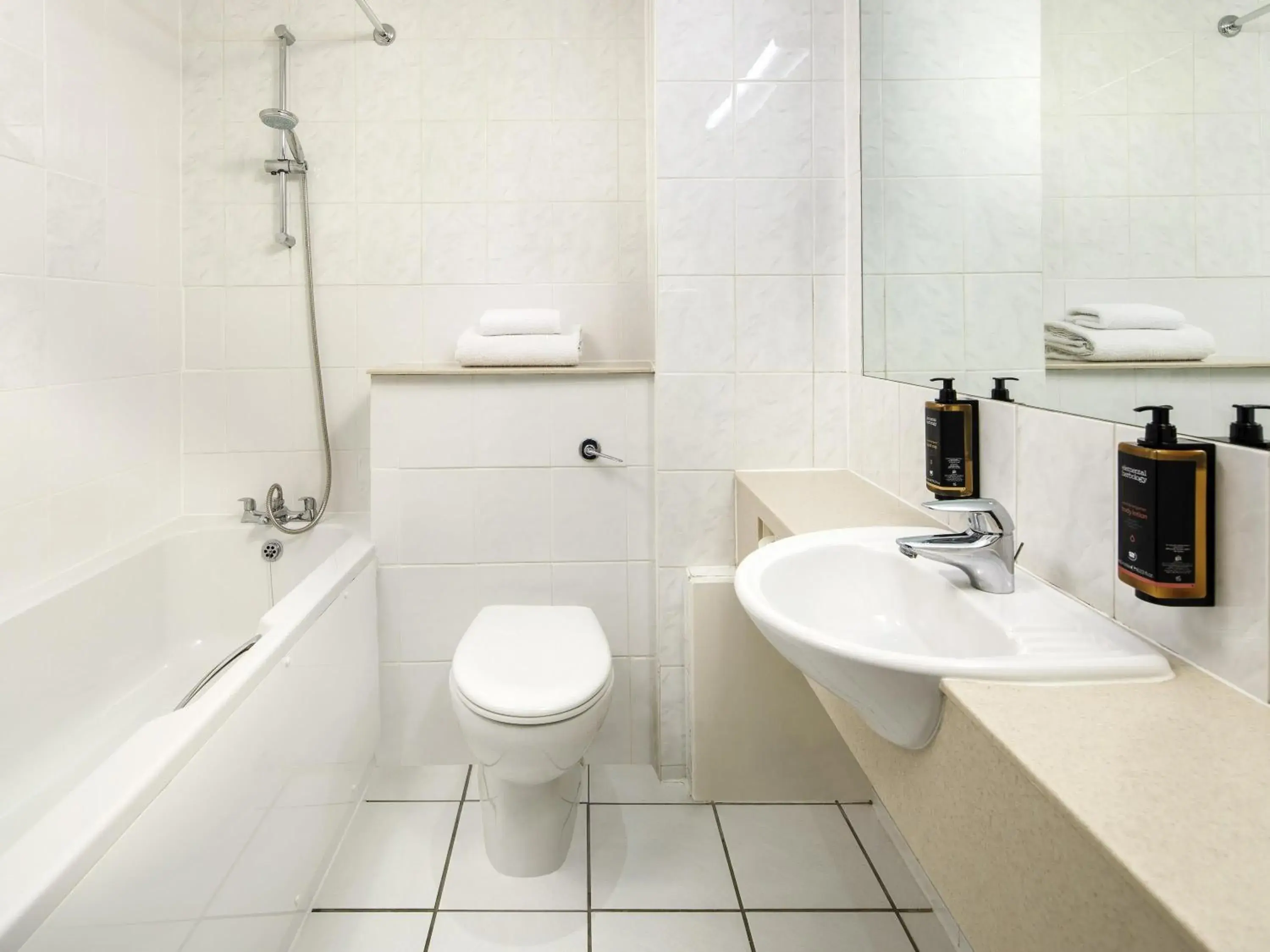 Classic Double Room in The Harlow Hotel By AccorHotels Classic Double Room in The Harlow Hotel By AccorHotels