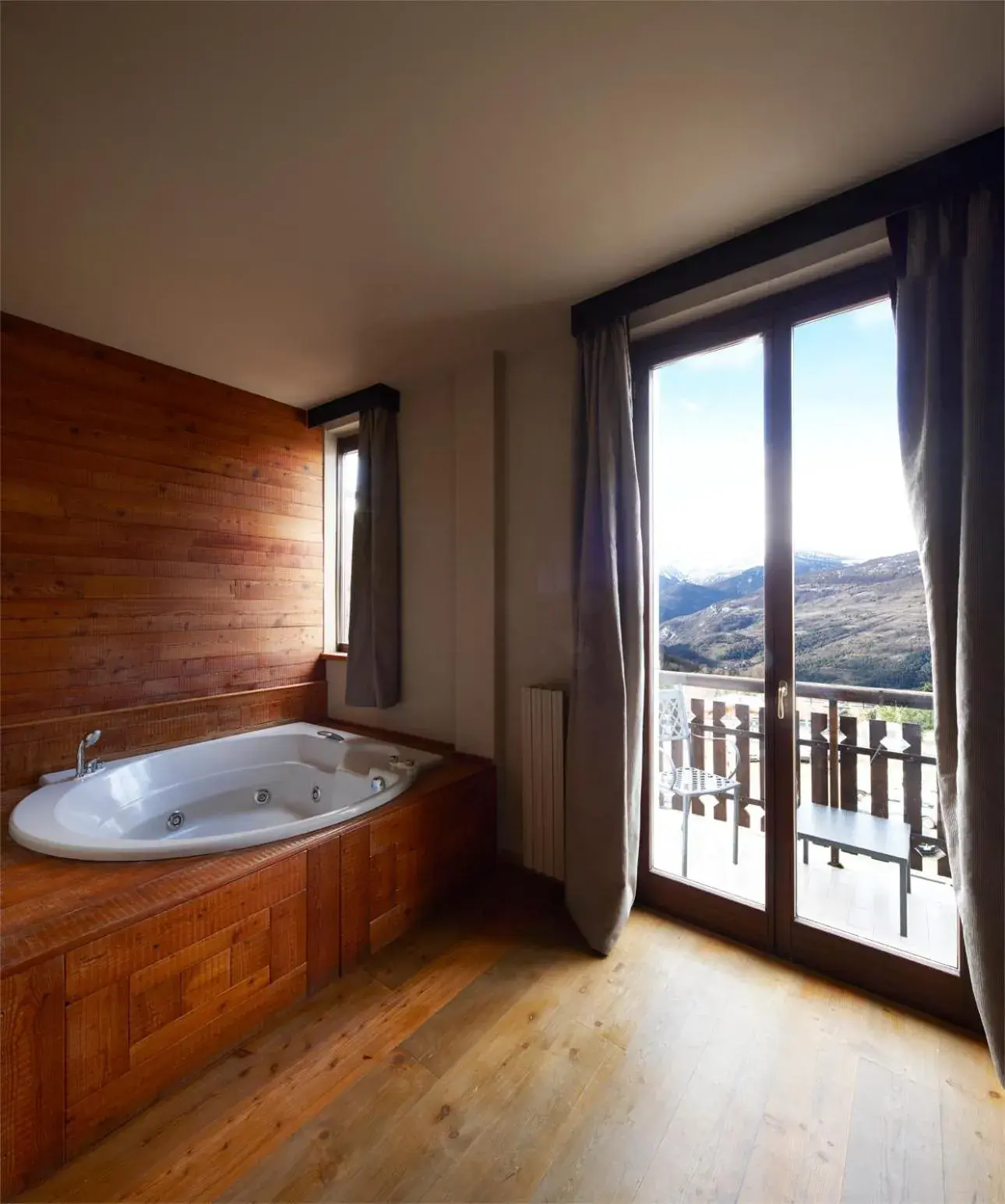 Deluxe Double Room with Spa Bath in Chaberton Lodge & Spa Deluxe Double Room with Spa Bath in Chaberton Lodge & Spa