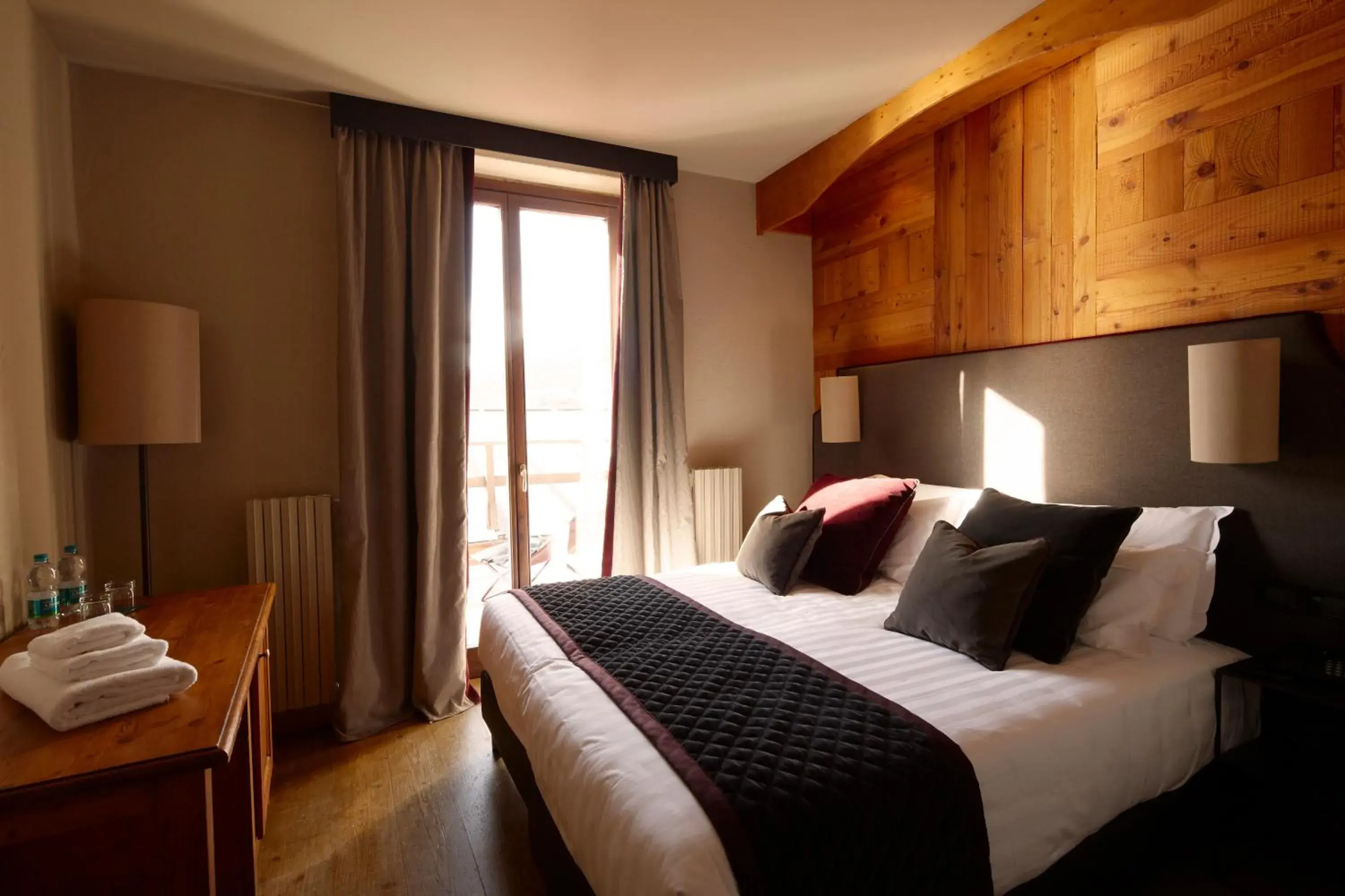 Photo of the whole room, Bed in Chaberton Lodge & Spa Photo of the whole room, Bed in Chaberton Lodge & Spa