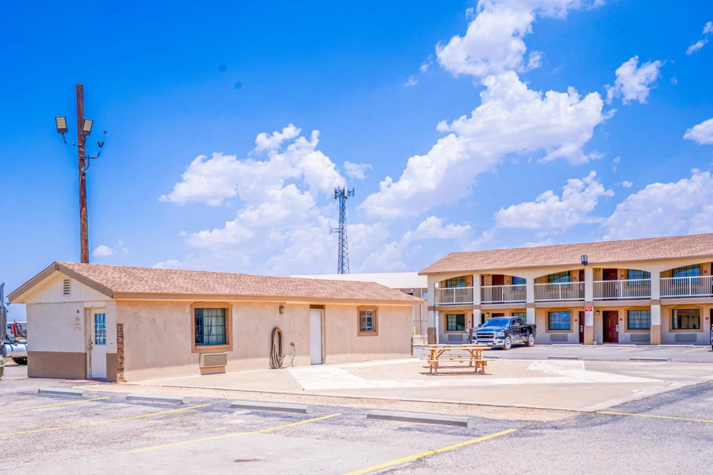 Facade/entrance in Shale Inn Andrews by OYO Facade/entrance in Shale Inn Andrews by OYO