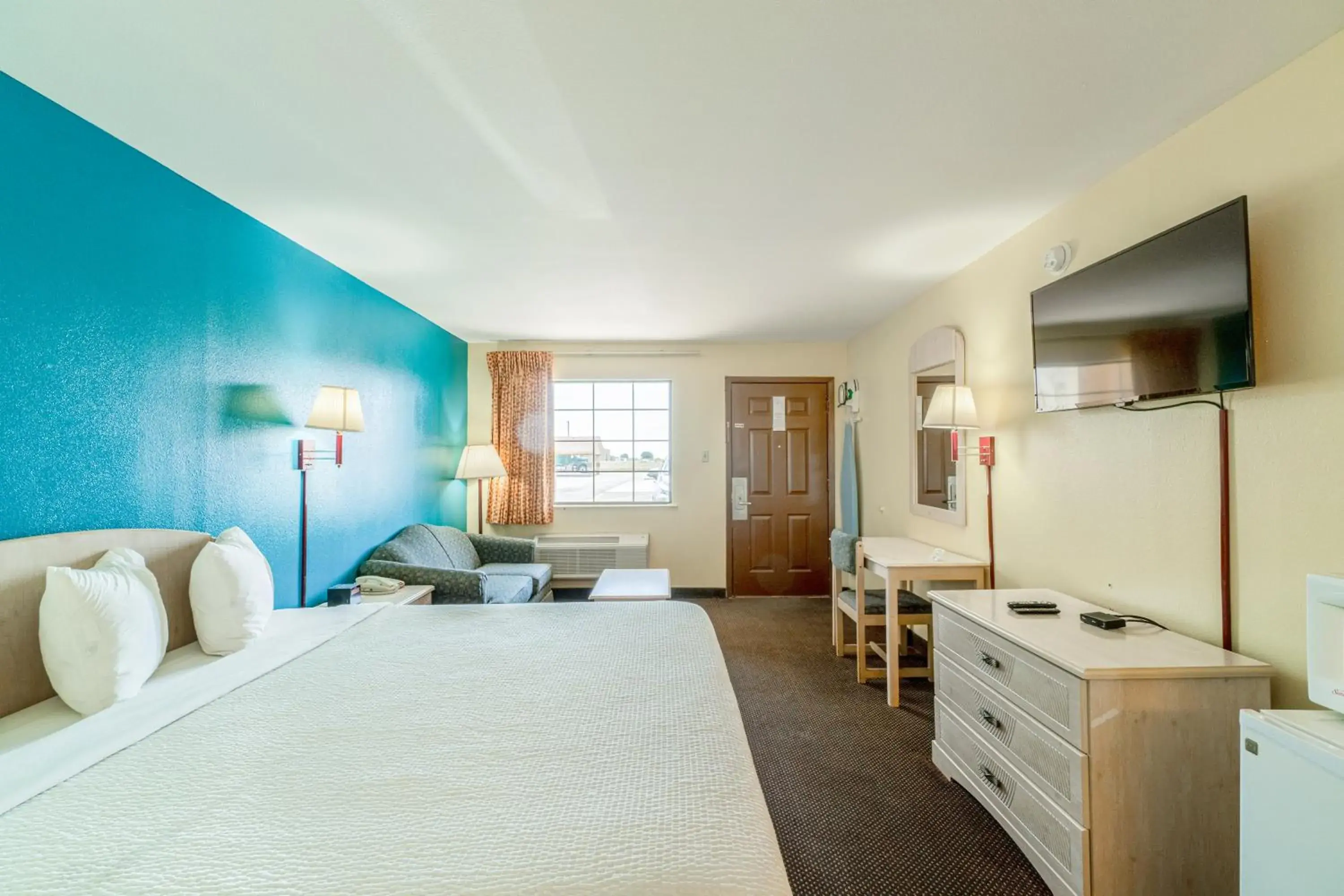 King Bed Accessible Non-Smoking in Shale Inn Andrews by OYO King Bed Accessible Non-Smoking in Shale Inn Andrews by OYO