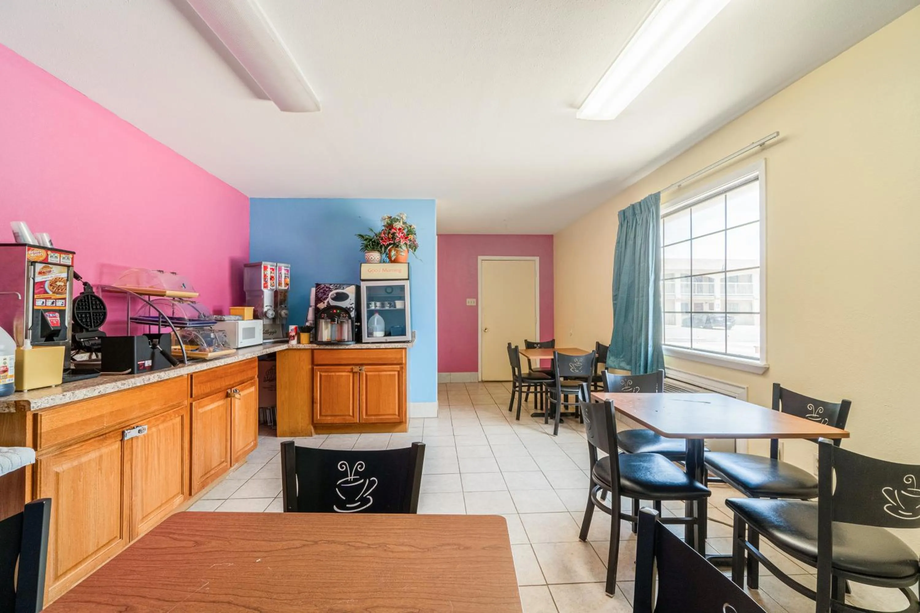 Area and facilities in Shale Inn Andrews by OYO