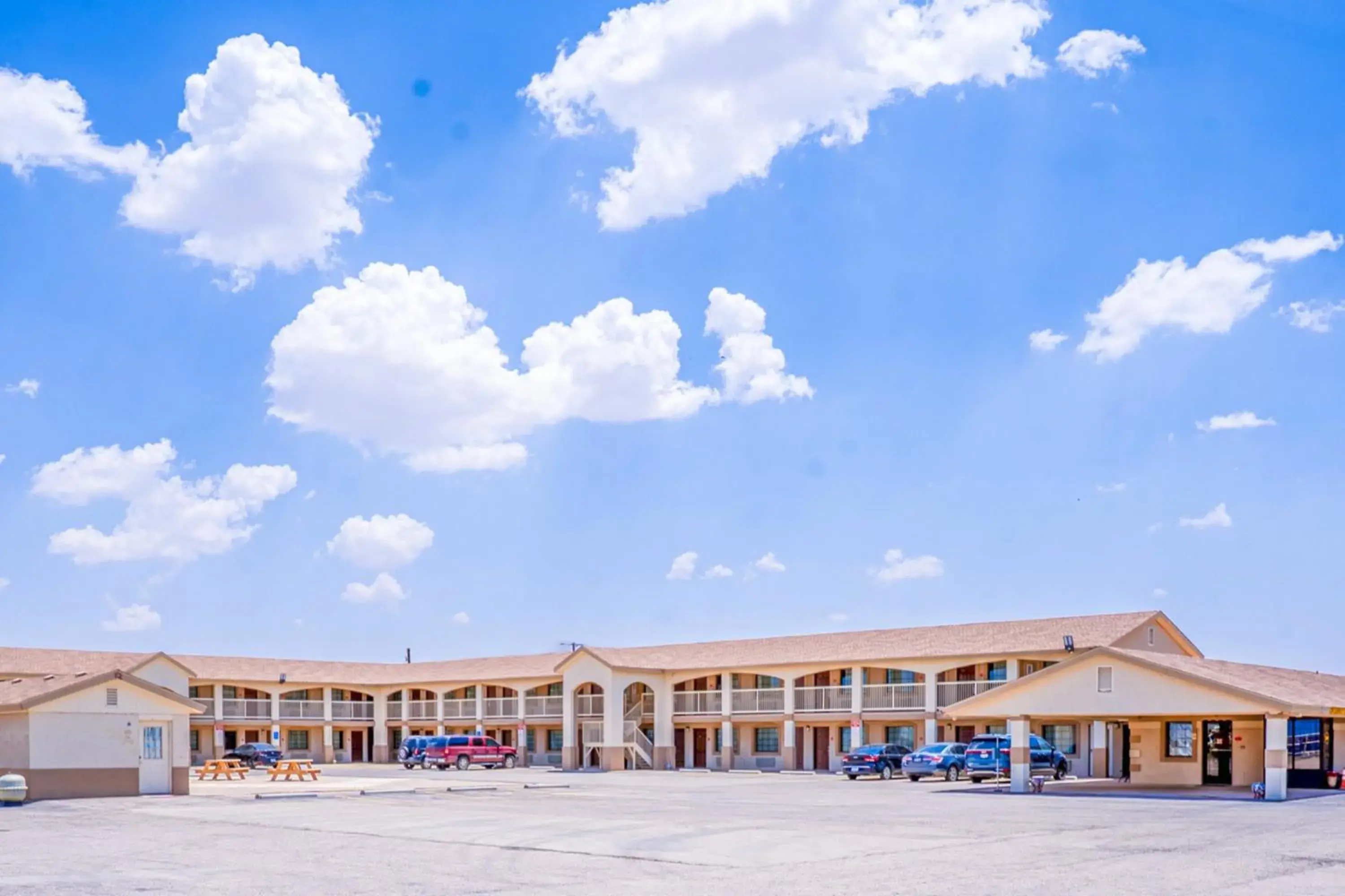 Property building in Shale Inn Andrews by OYO Property building in Shale Inn Andrews by OYO