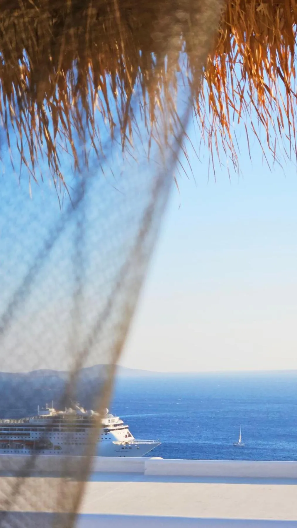 Day in ELLI TROPiCAL LUXURY SUITES SUNSET-INFINITY POOL- SEA SIDE-NEAR CENTER PARKING
