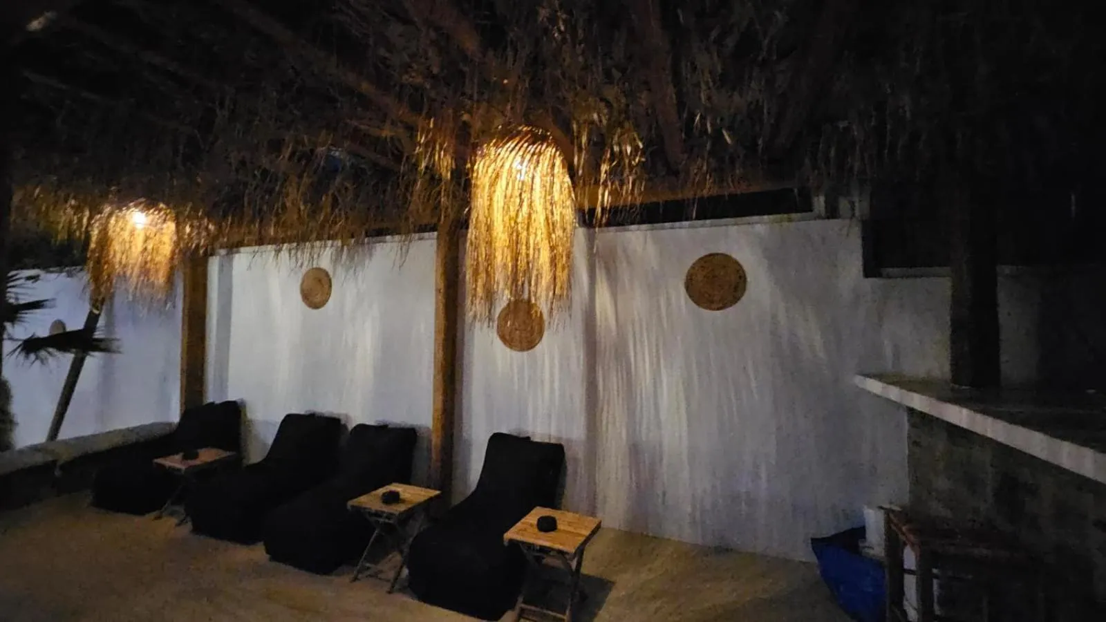 Night in ELLI TROPiCAL LUXURY SUITES SUNSET-INFINITY POOL- SEA SIDE-NEAR CENTER PARKING
