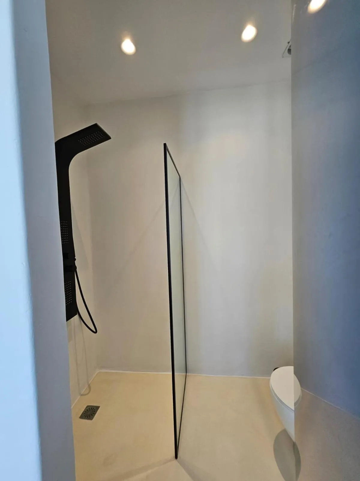 Bathroom in ELLI TROPiCAL LUXURY SUITES SUNSET-INFINITY POOL- SEA SIDE-NEAR CENTER PARKING
