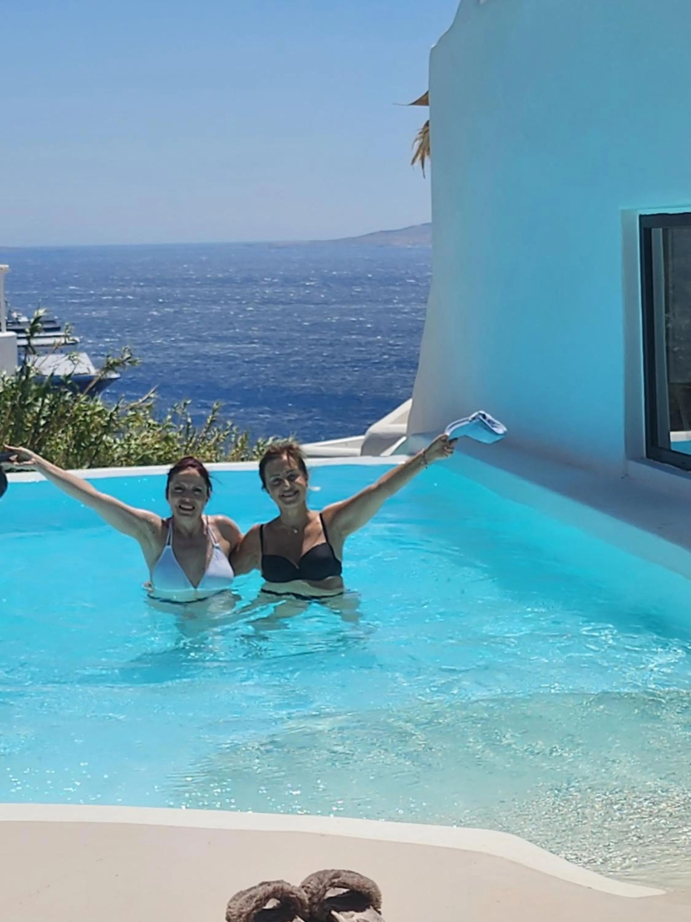 Guests in ELLI TROPiCAL LUXURY SUITES SUNSET-INFINITY POOL- SEA SIDE-NEAR CENTER PARKING