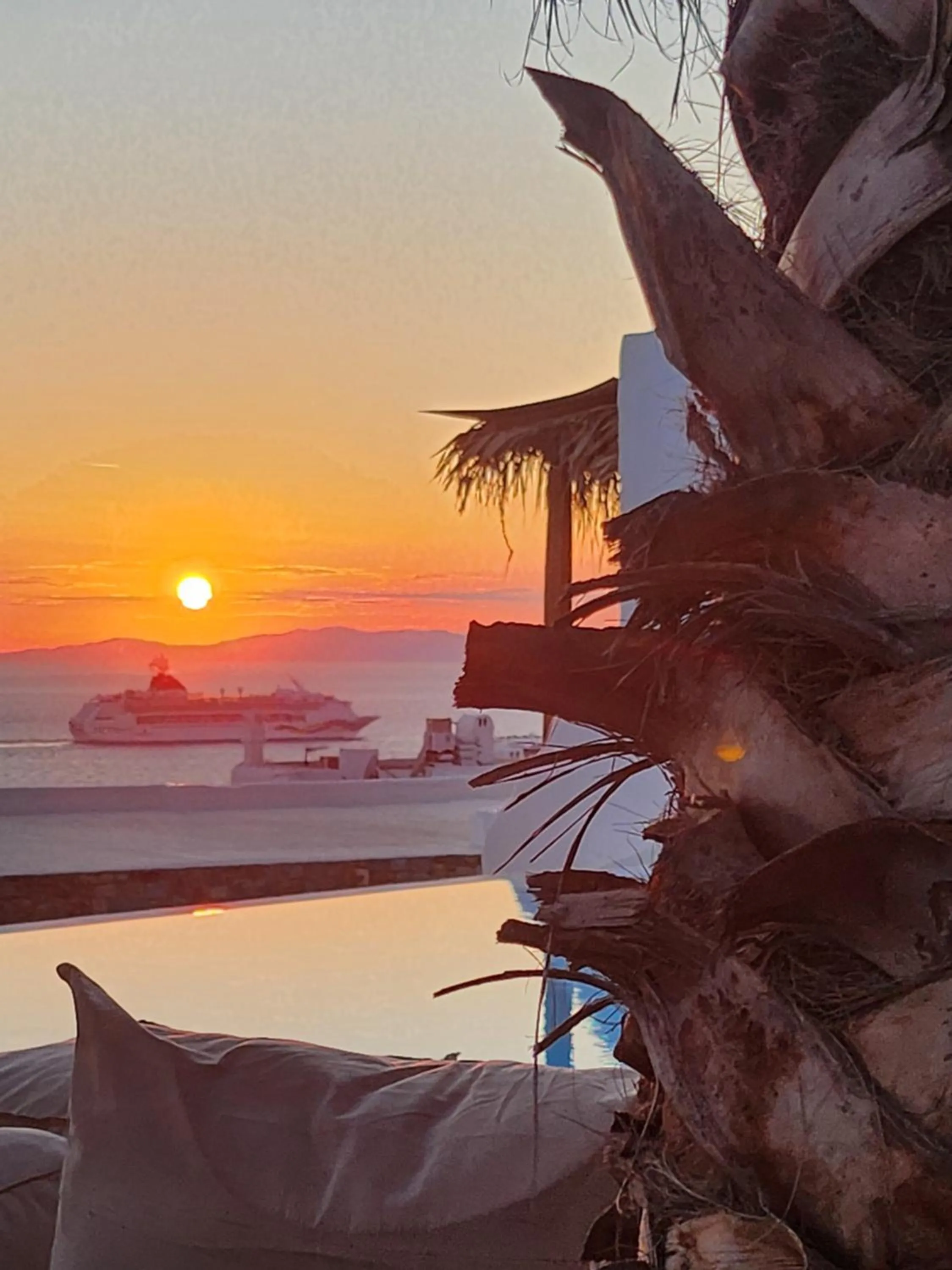 Sunset in ELLI TROPiCAL LUXURY SUITES SUNSET-INFINITY POOL- SEA SIDE-NEAR CENTER PARKING